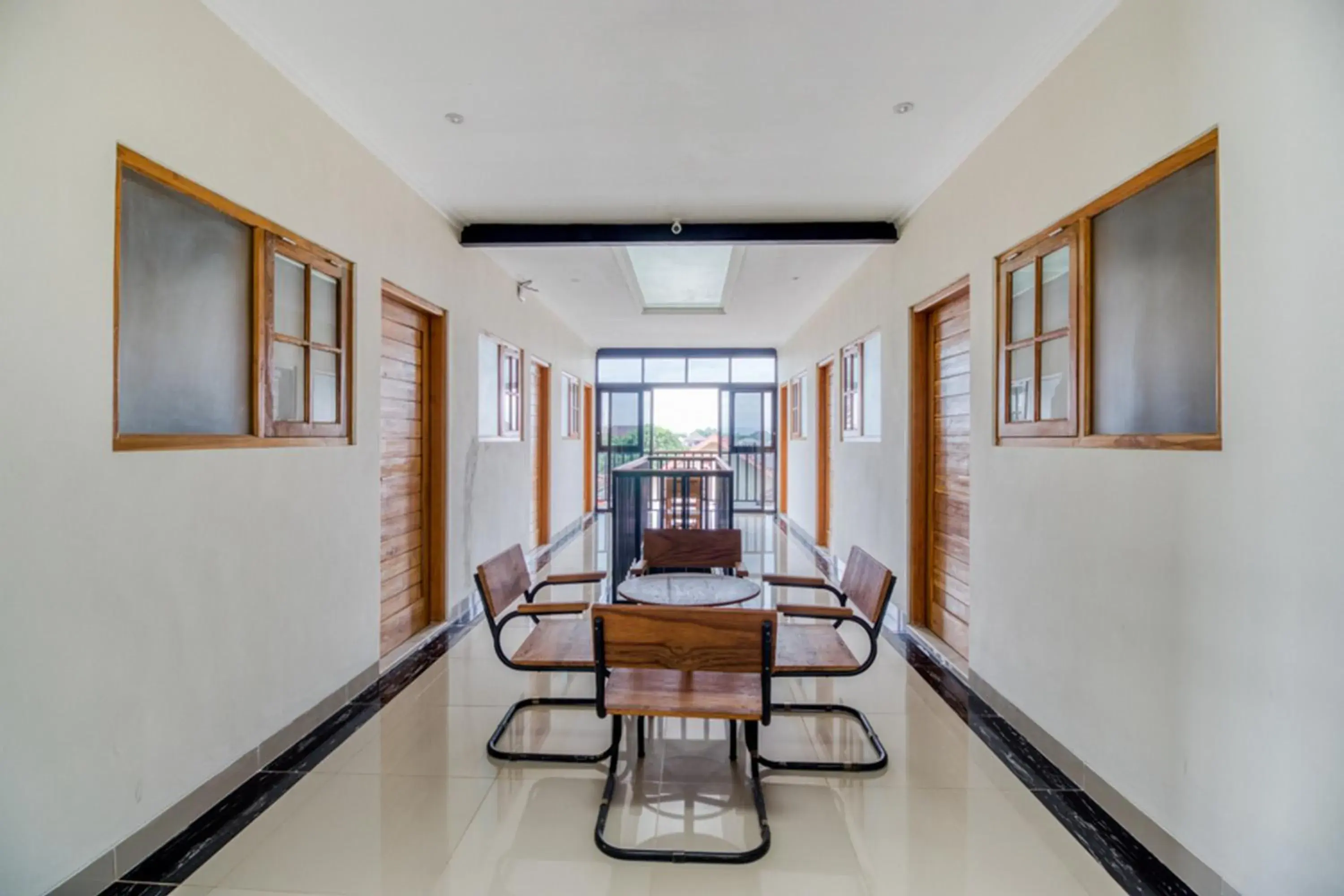 Balcony/Terrace in RedDoorz Syariah @ Babadan Baru Jakal Balcony/Terrace in RedDoorz Syariah @ Babadan Baru Jakal