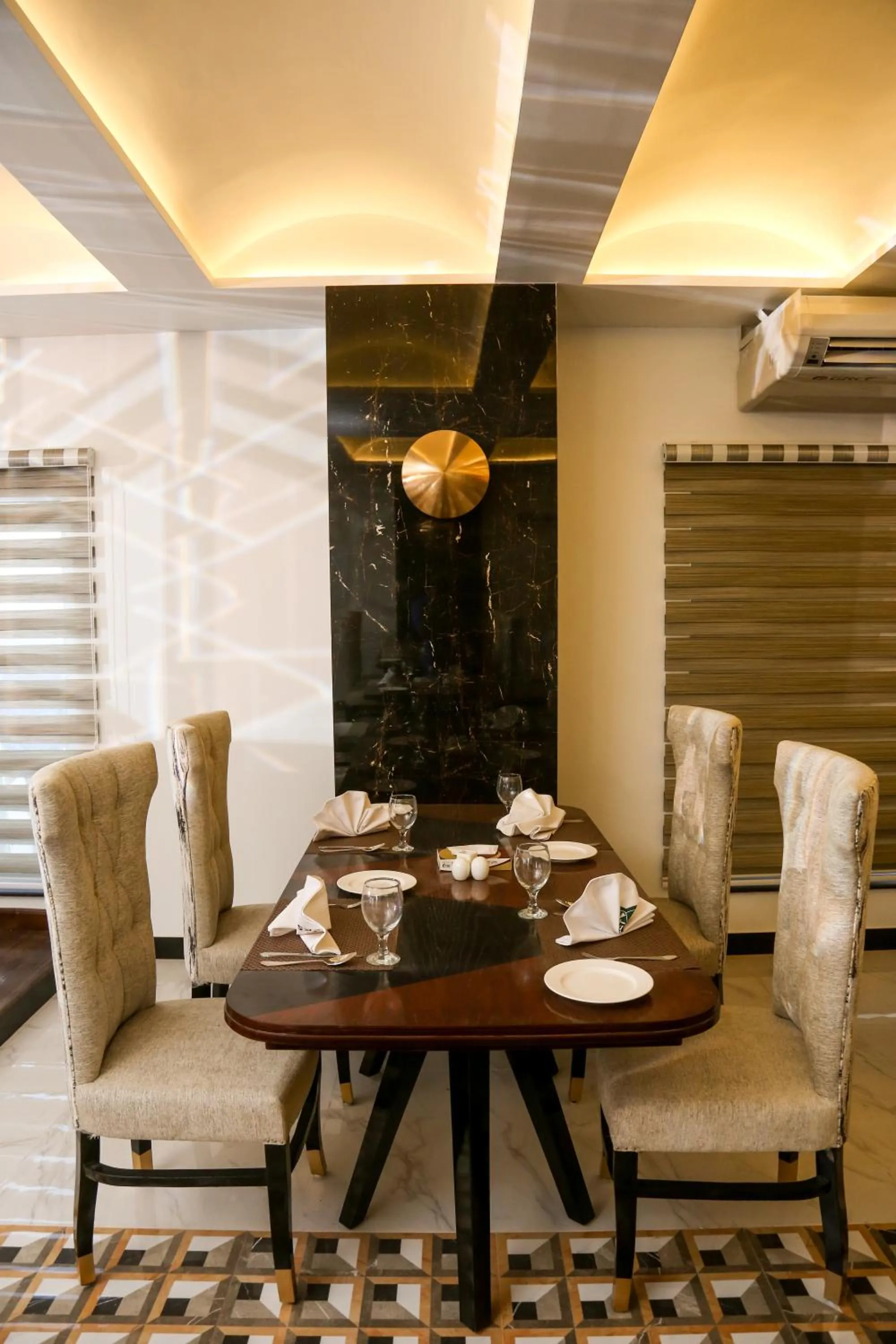 Restaurant/places to eat in Hotel One Rahim Yar Khan Club Road