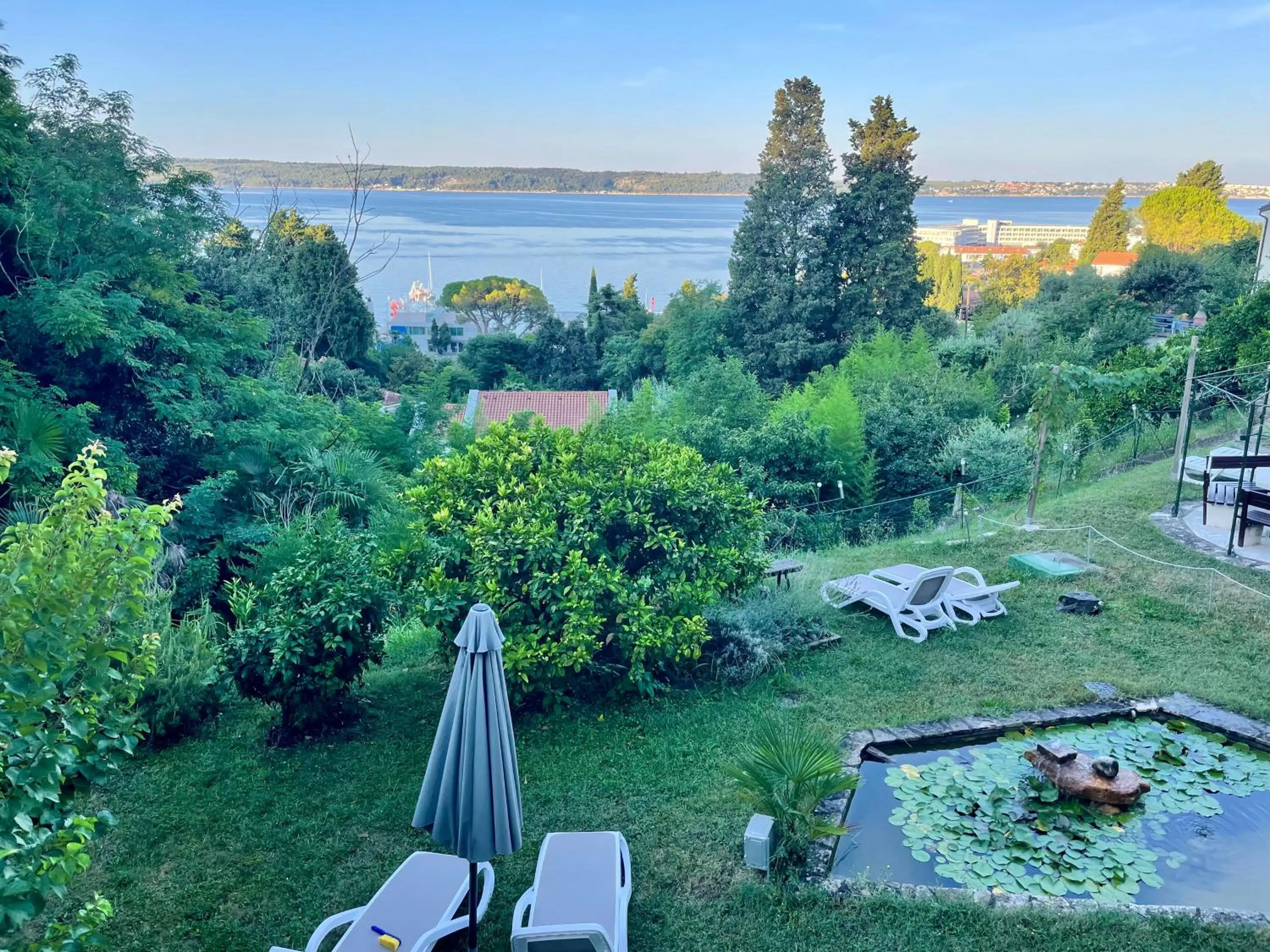 Sea view in Apartment Iris