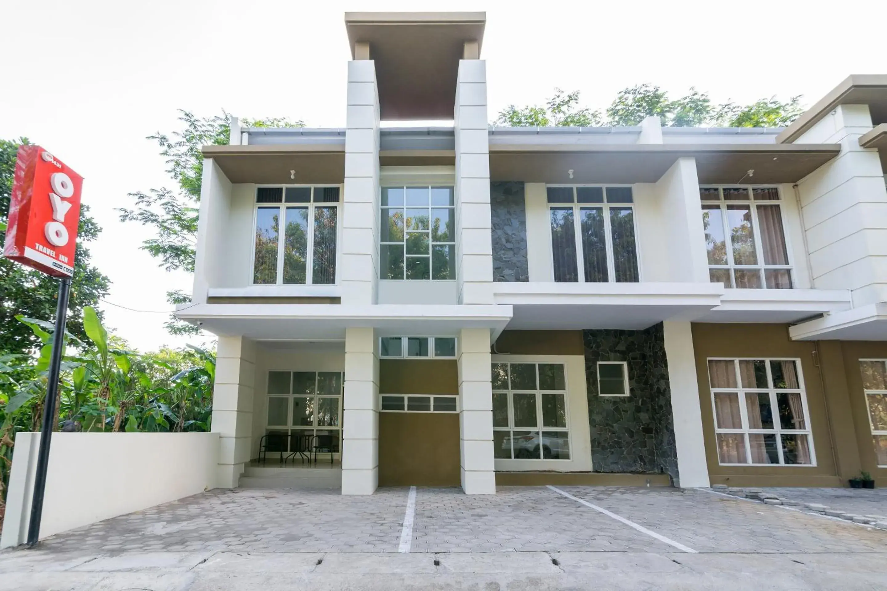 Facade/entrance in Hotel O Travel-inn Facade/entrance in Hotel O Travel-inn