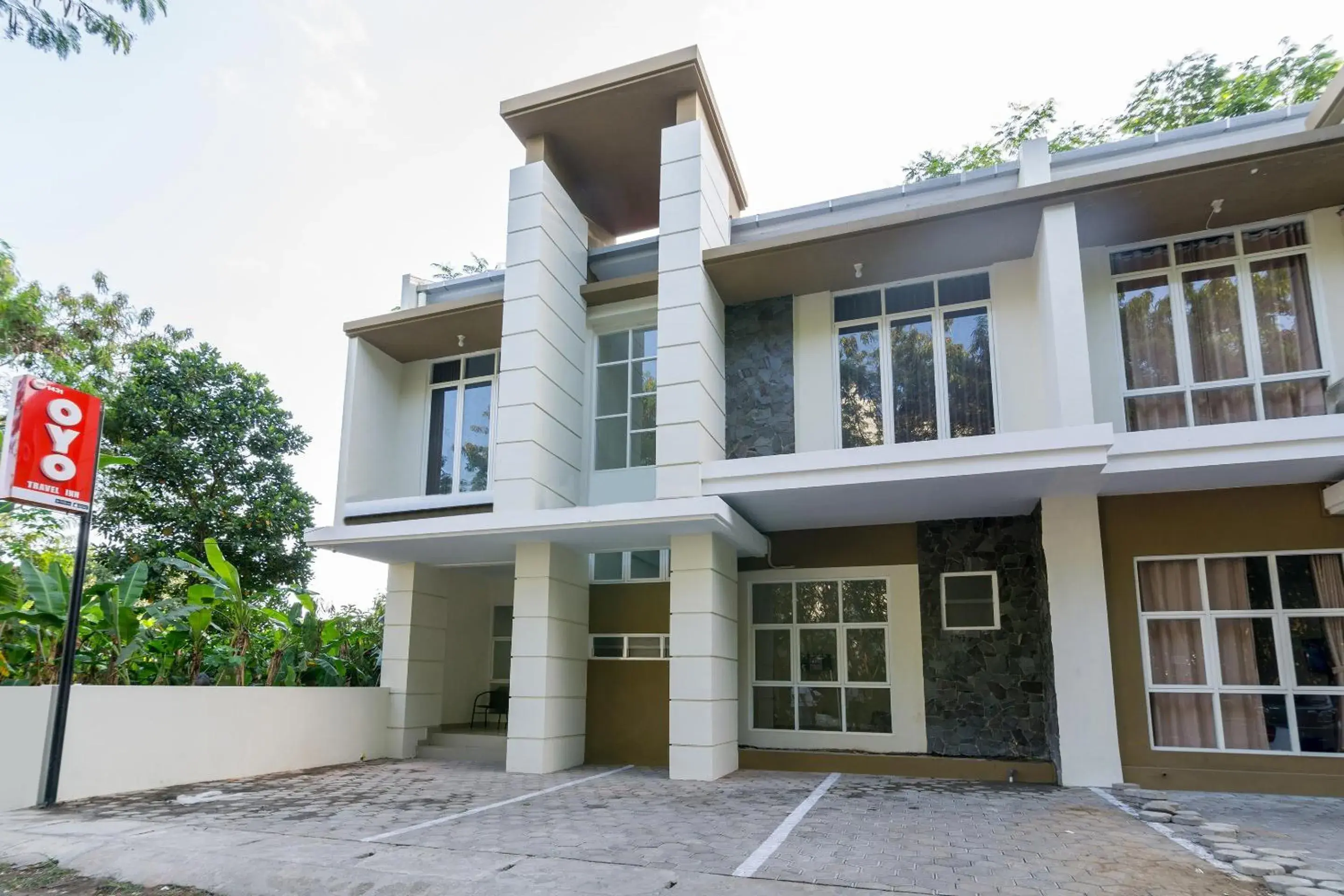 Facade/entrance in Hotel O Travel-inn Facade/entrance in Hotel O Travel-inn