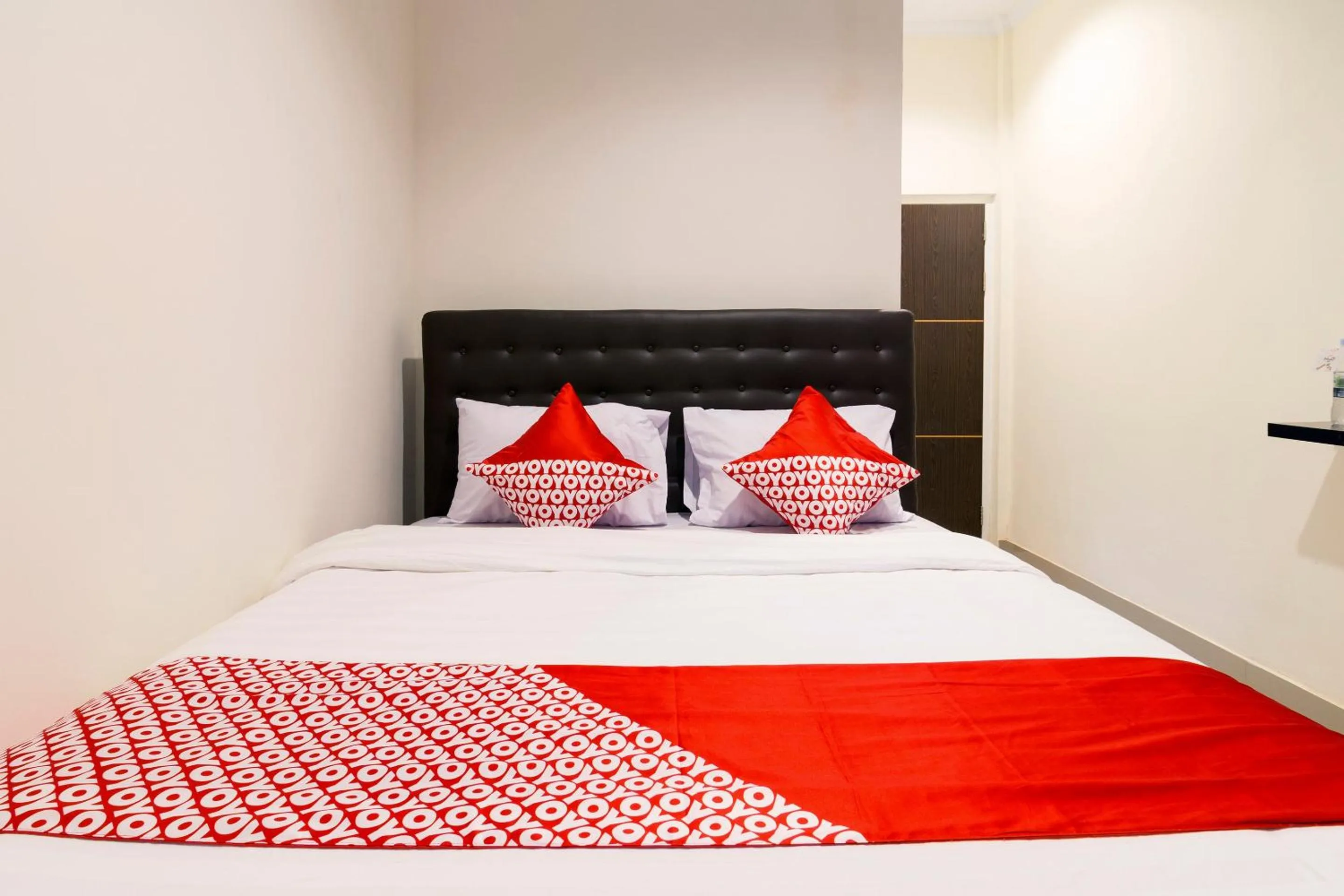 Bedroom, Bed in Hotel O Travel-inn