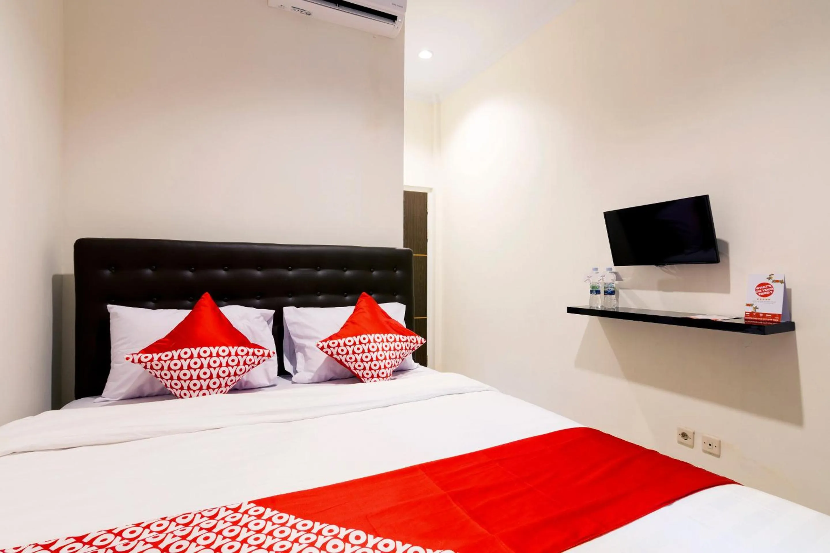 Bedroom, Bed in Hotel O Travel-inn