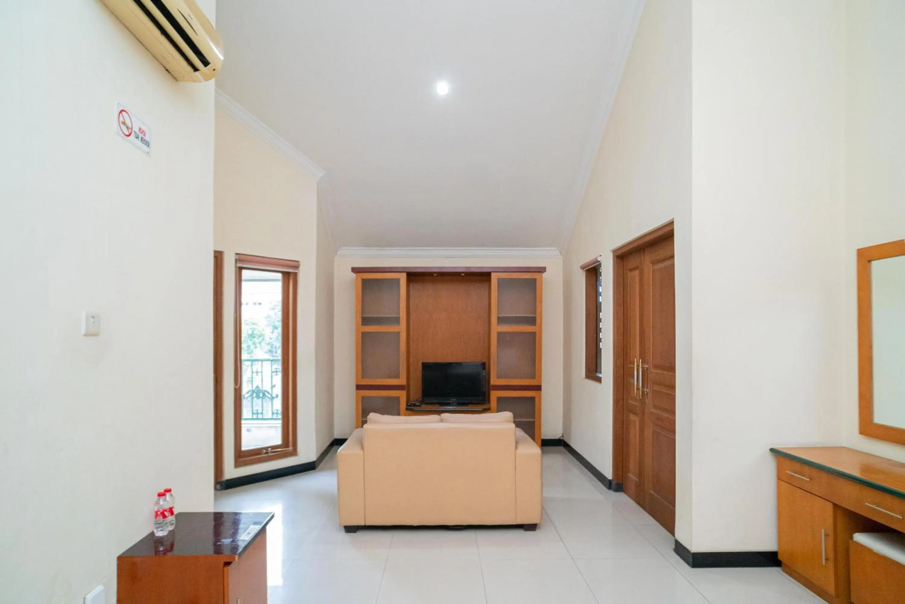 Bedroom in RedDoorz near Rumah Sakit Baptis Kediri