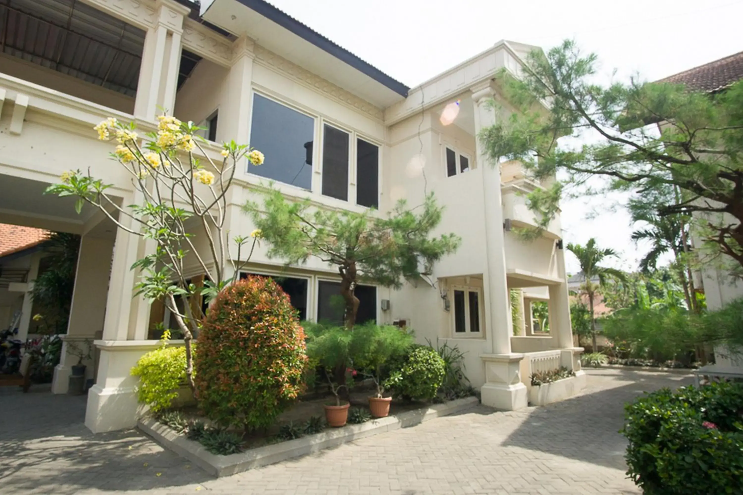 RedDoorz near Rumah Sakit Baptis Kediri RedDoorz near Rumah Sakit Baptis Kediri