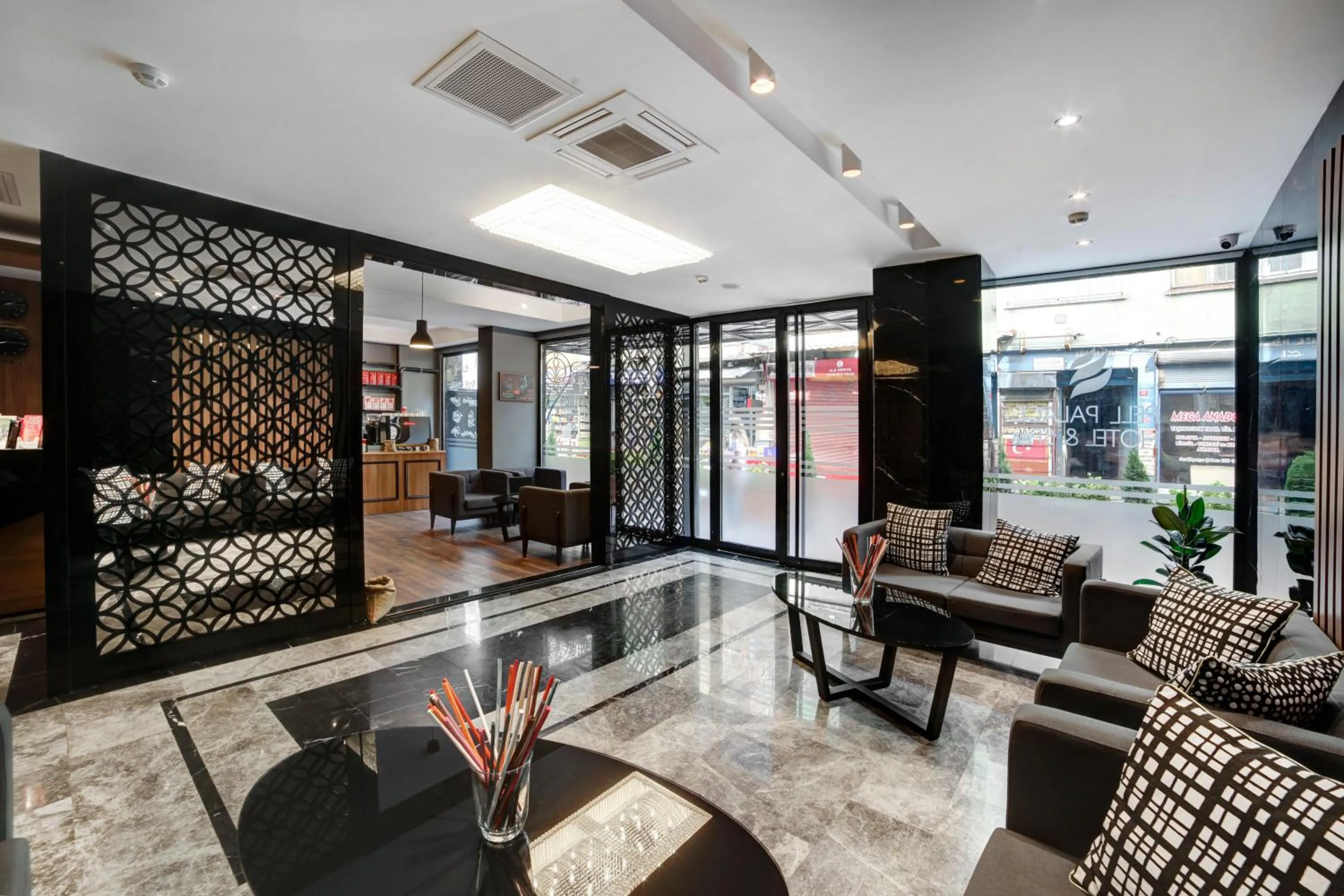 Lobby or reception in Pell Palace Hotel & SPA