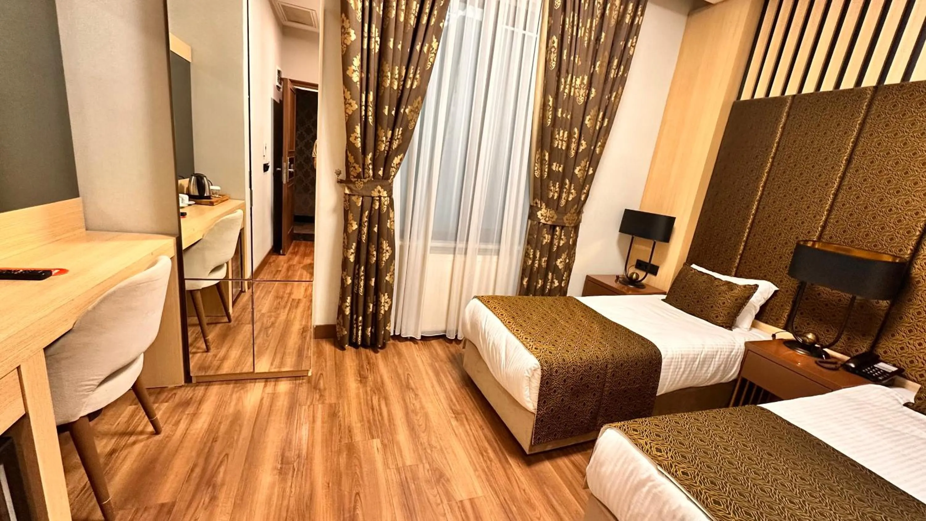 Photo of the whole room, Bed in Pell Palace Hotel & SPA