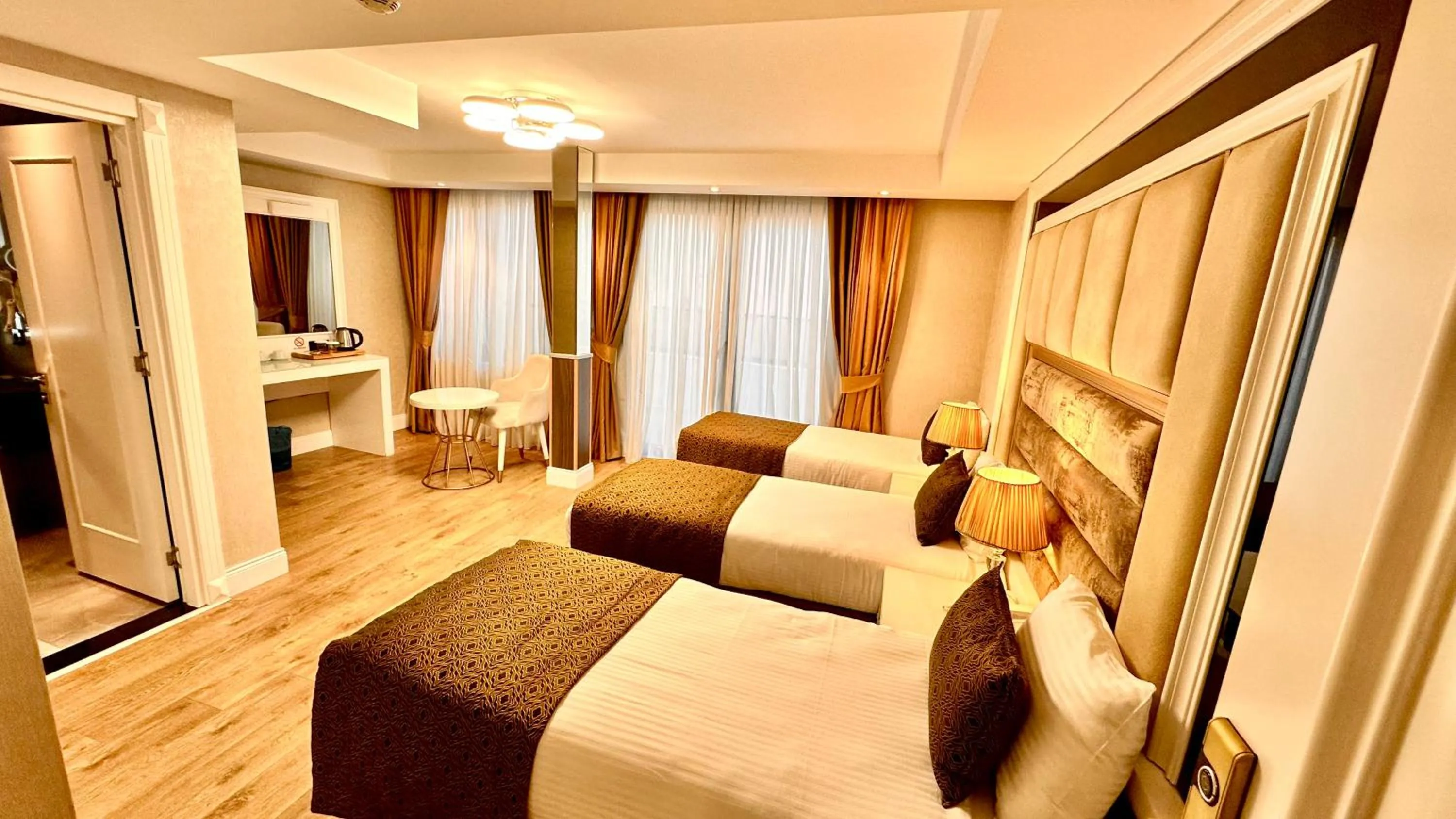 TV and multimedia, Bed in Pell Palace Hotel & SPA