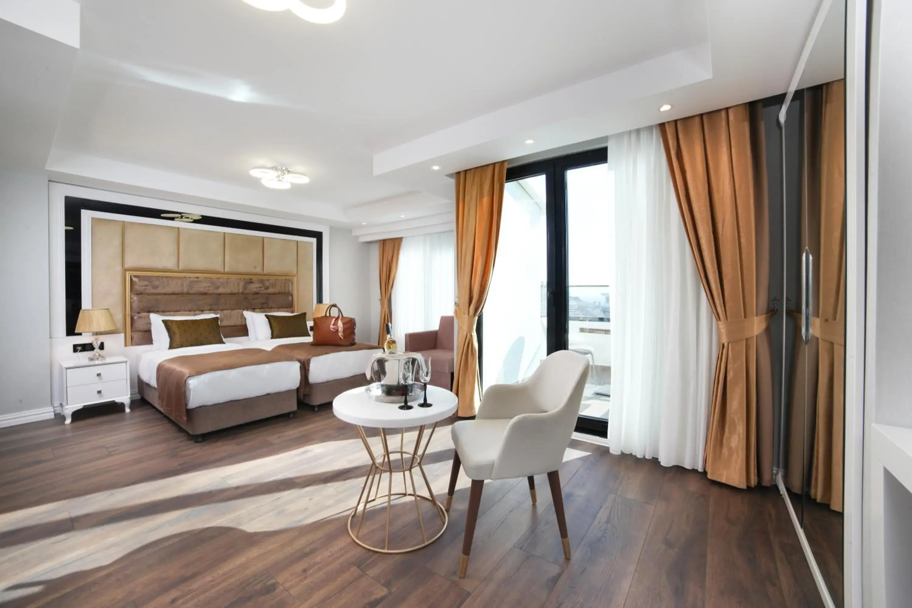 Seating area, Bed in Pell Palace Hotel & SPA Seating area, Bed in Pell Palace Hotel & SPA