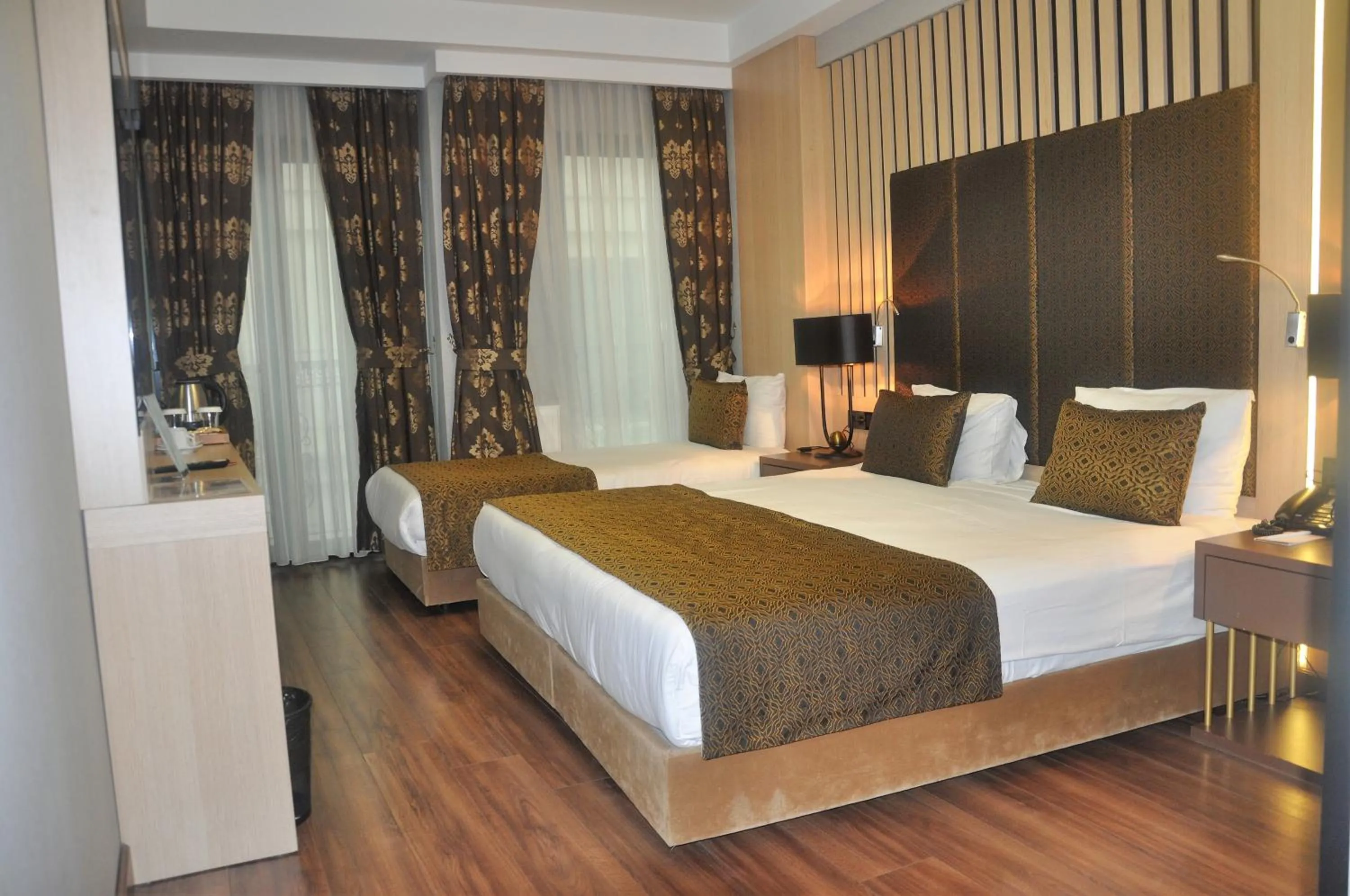 Photo of the whole room, Bed in Pell Palace Hotel & SPA