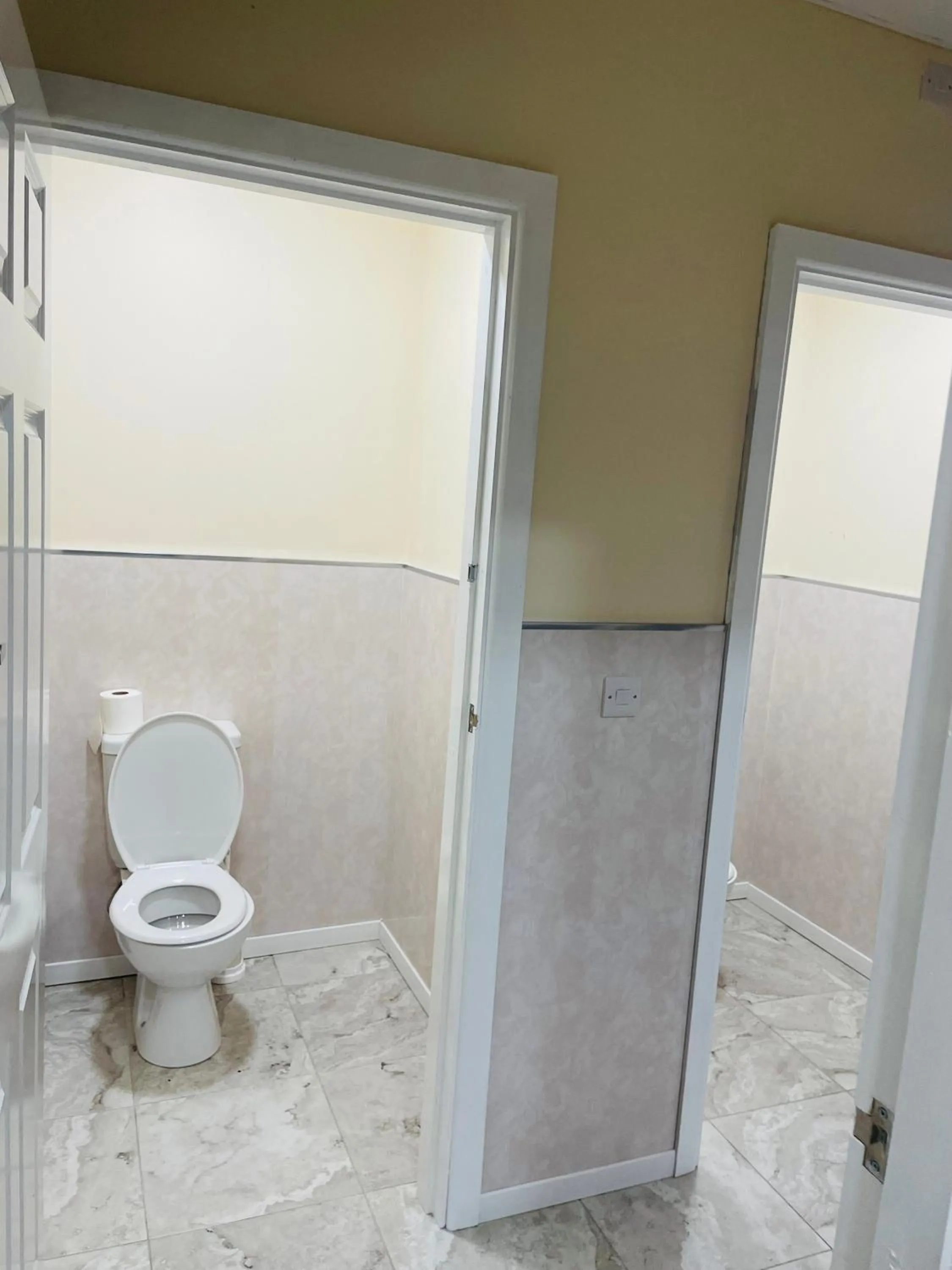 Toilet in Greenway & Copper Coast Hostel