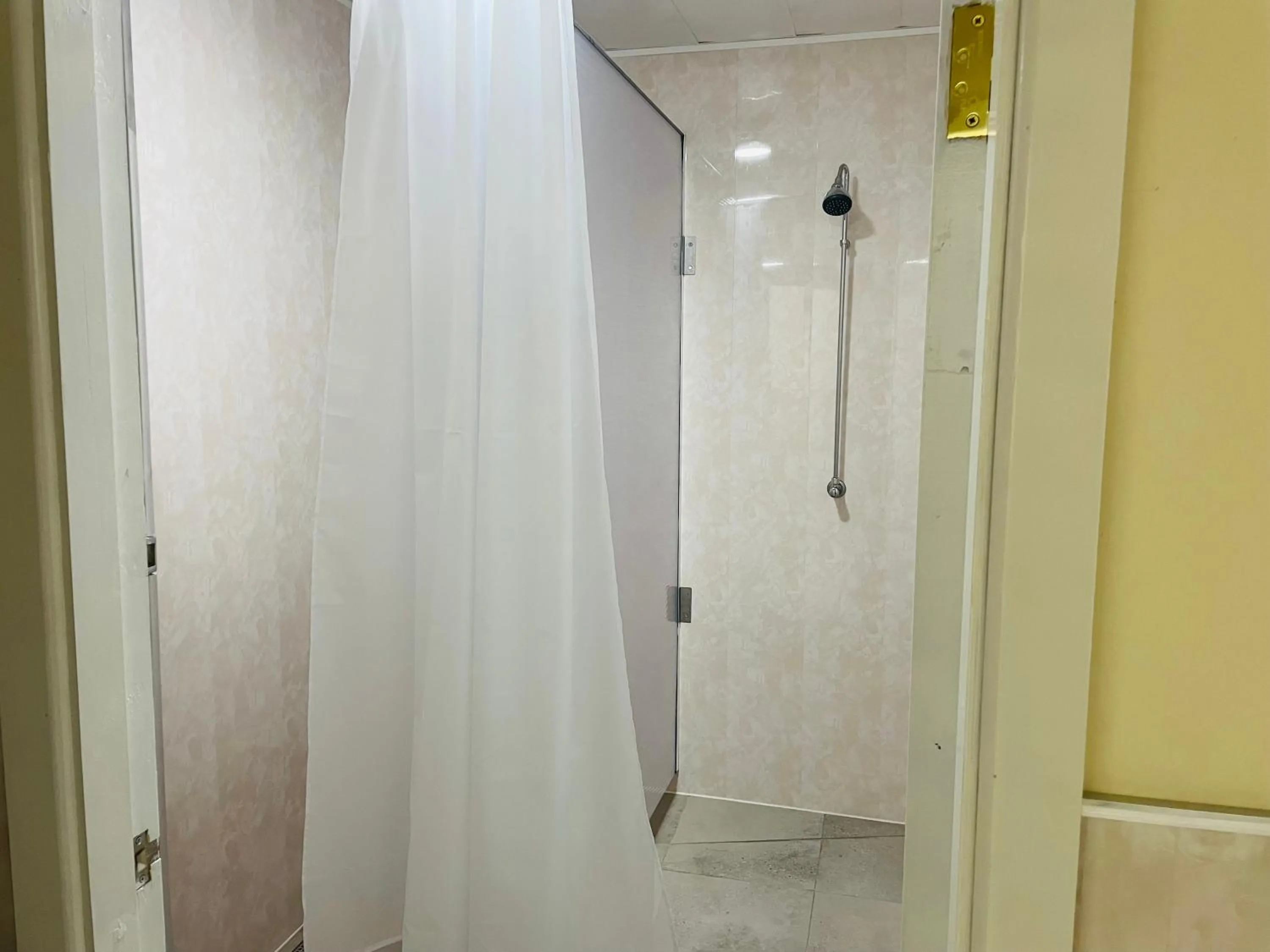 Shower in Greenway & Copper Coast Hostel