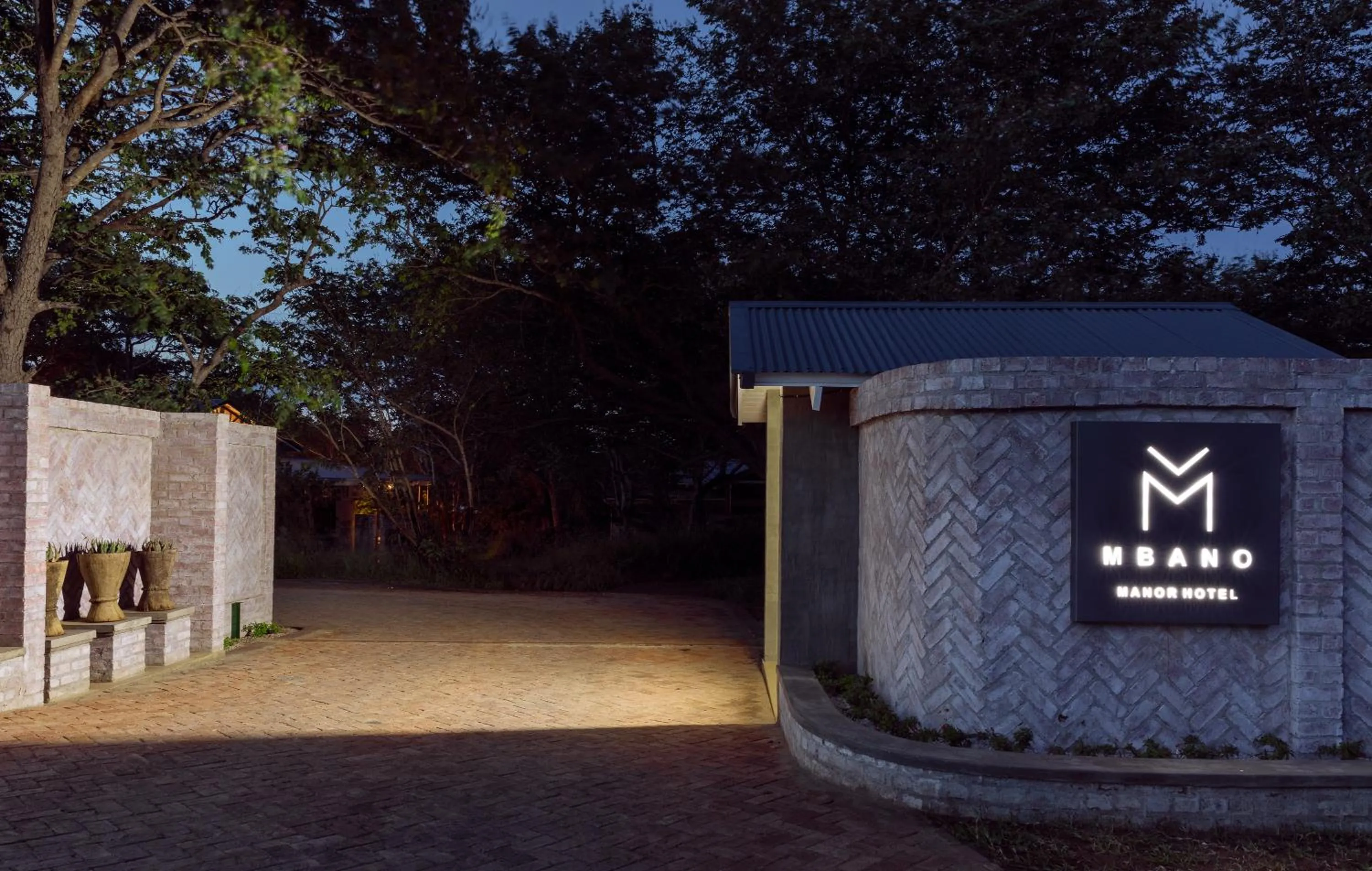 Property building in Mbano Manor Hotel Victoria Falls