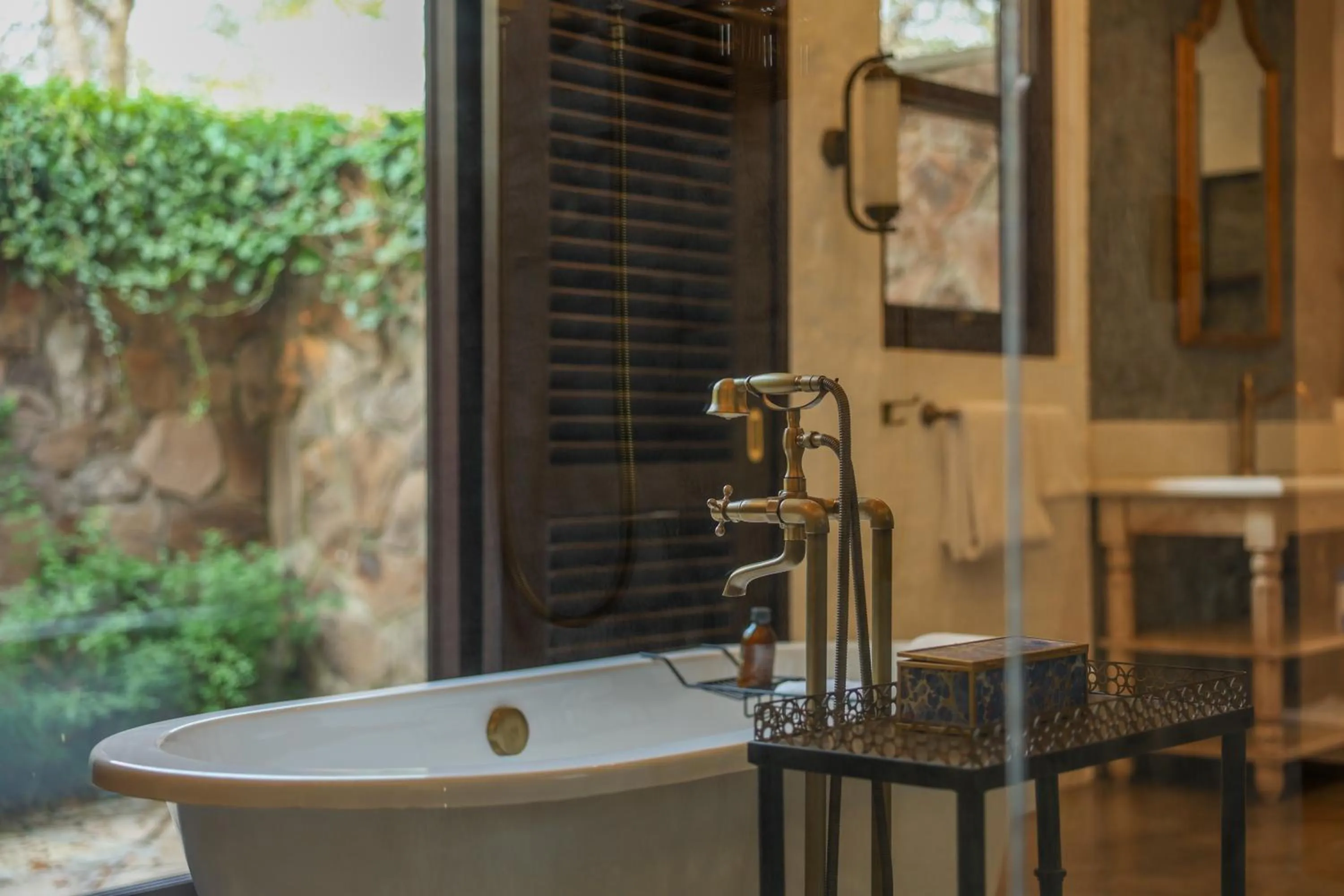 Bath in Mbano Manor Hotel Victoria Falls