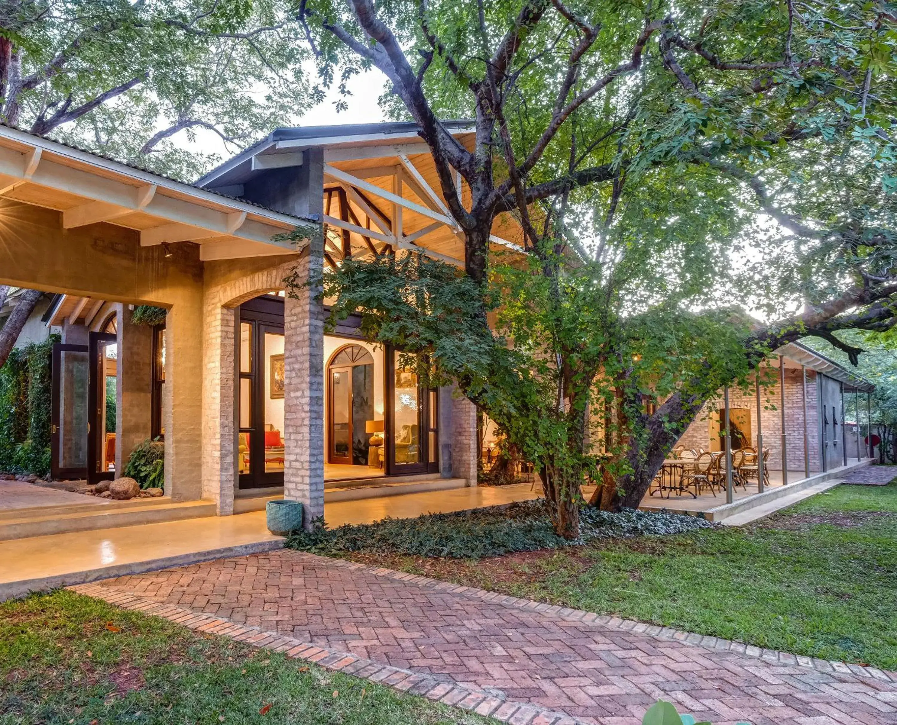 Property building in Mbano Manor Hotel Victoria Falls Property building in Mbano Manor Hotel Victoria Falls