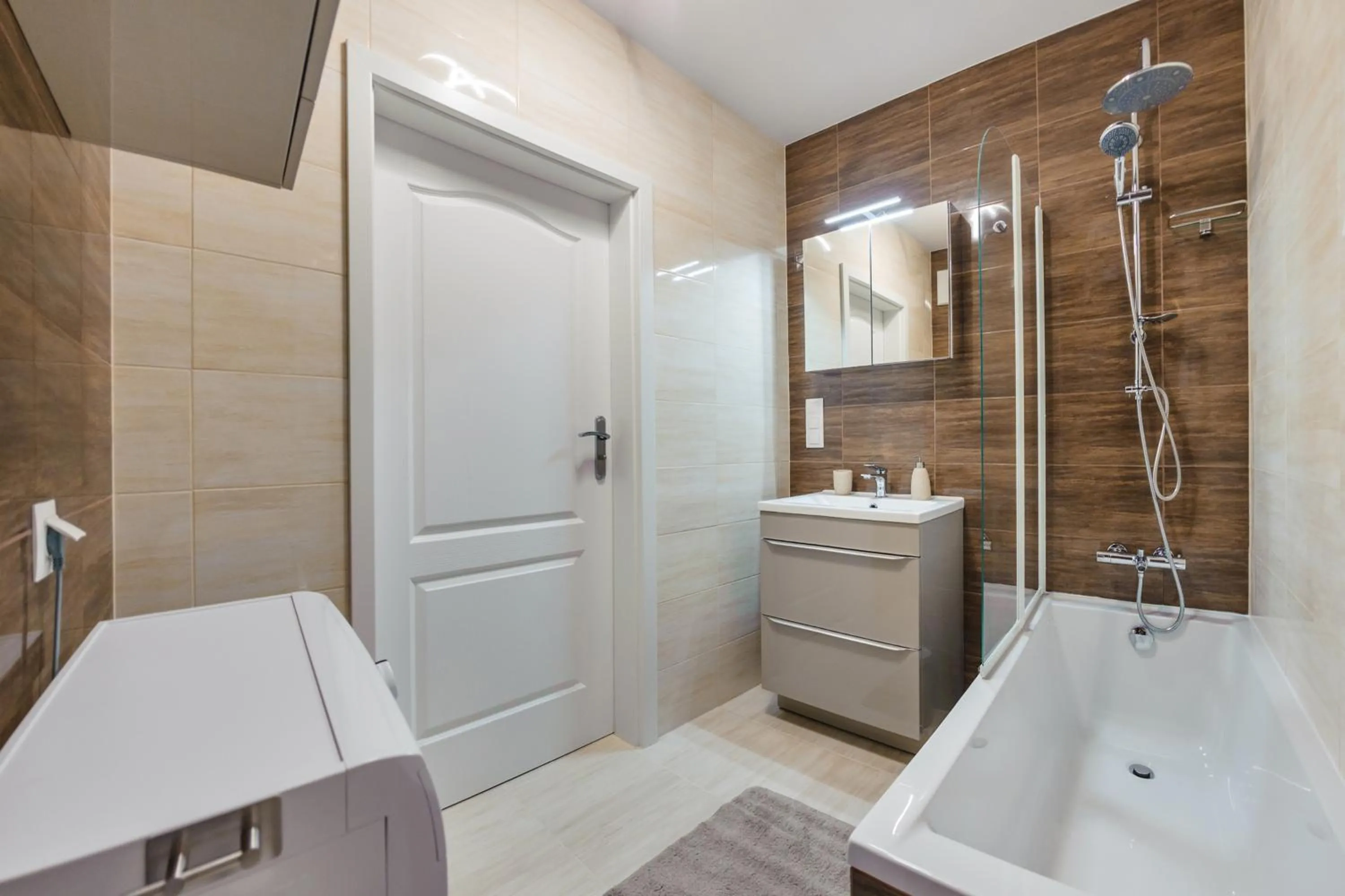 Bathroom in Front Park, Sun & Snow