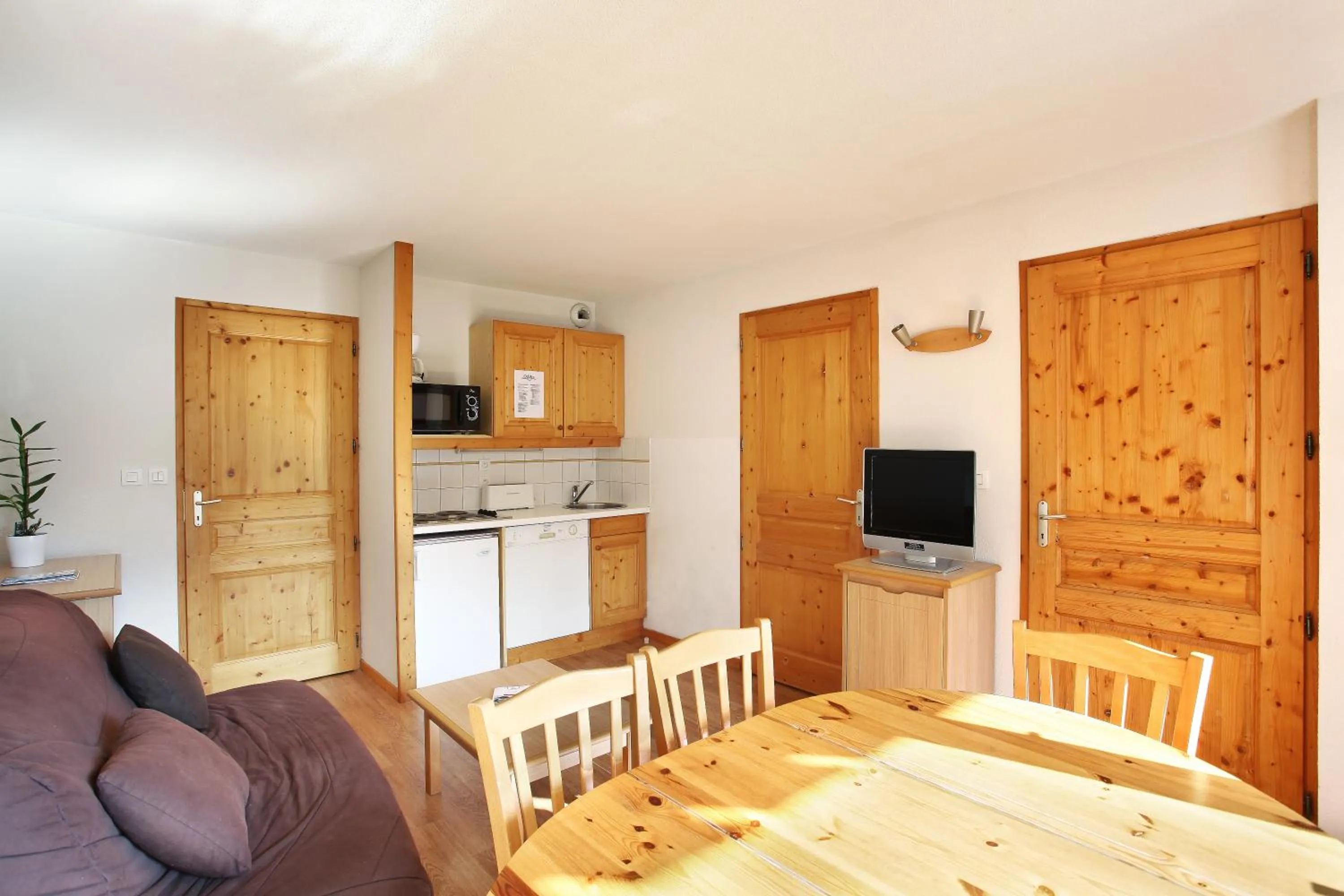 Kitchen or kitchenette in Résidence Odalys Le Buet