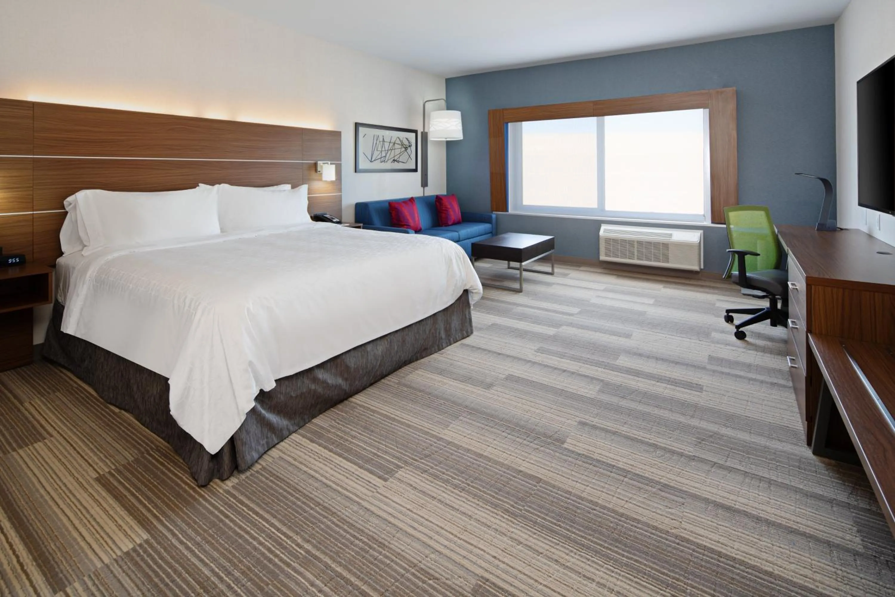 Bedroom, Bed in Holiday Inn Express & Suites - Murrieta by IHG