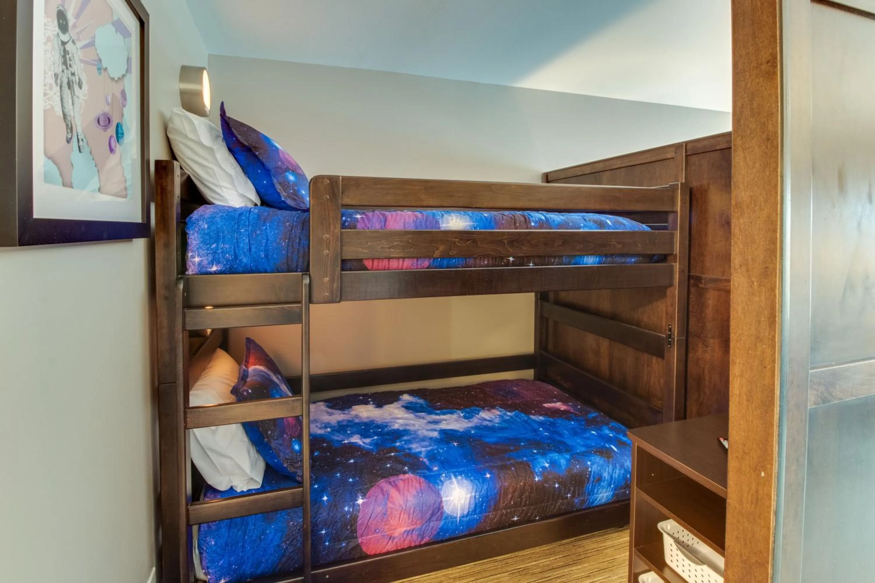 Bed in Holiday Inn Express & Suites - Union City by IHG