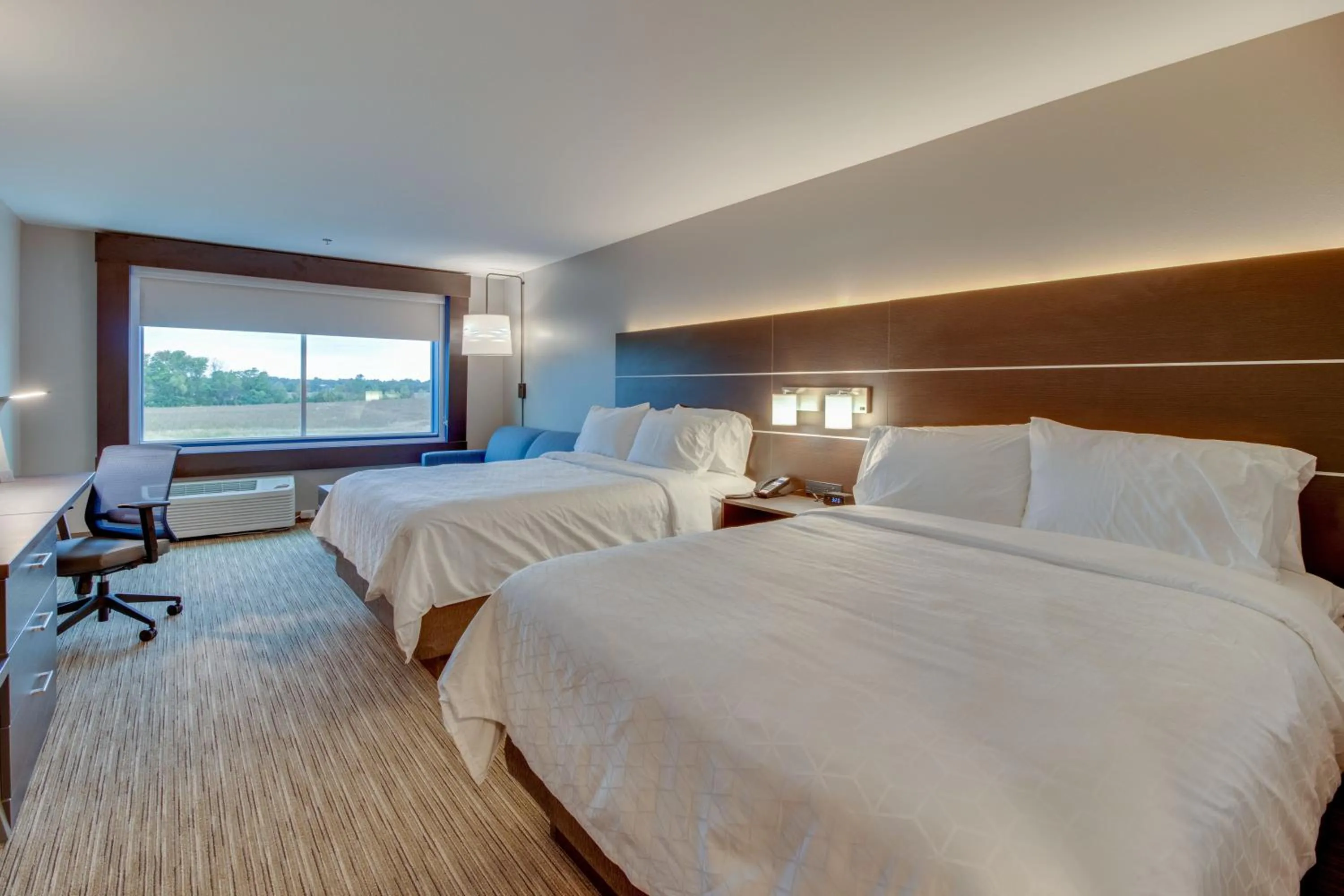 Bedroom, Bed in Holiday Inn Express & Suites - Union City by IHG