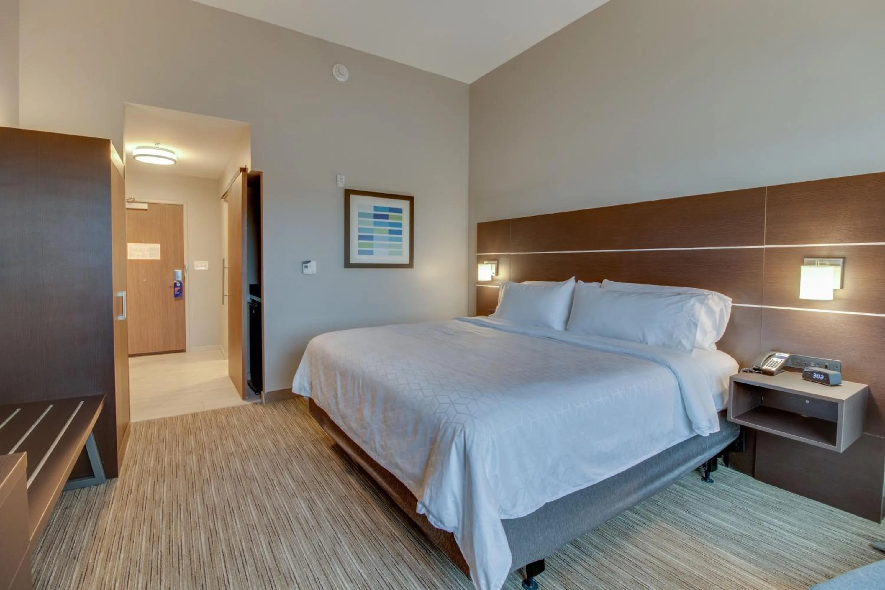 Photo of the whole room, Bed in Holiday Inn Express & Suites - Union City by IHG
