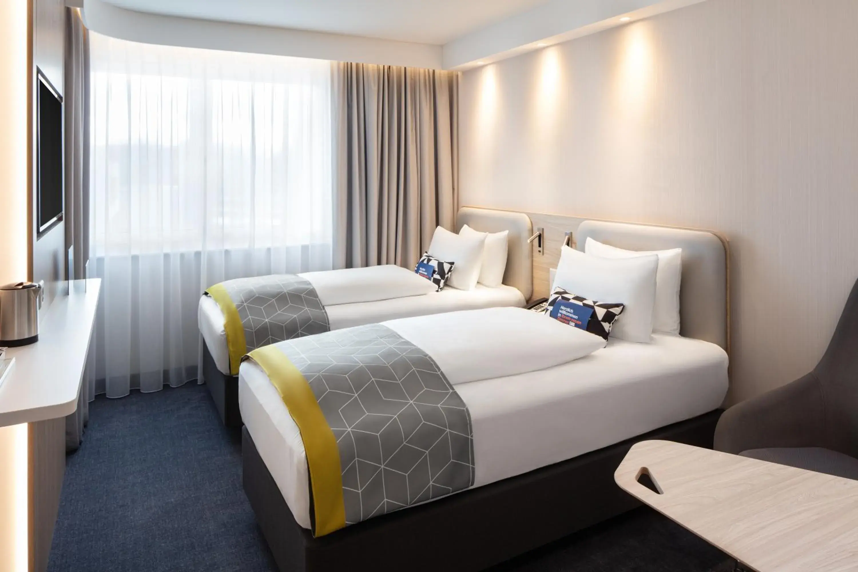 Bed in Holiday Inn Express - Aarburg - Oftringen by IHG Bed in Holiday Inn Express - Aarburg - Oftringen by IHG