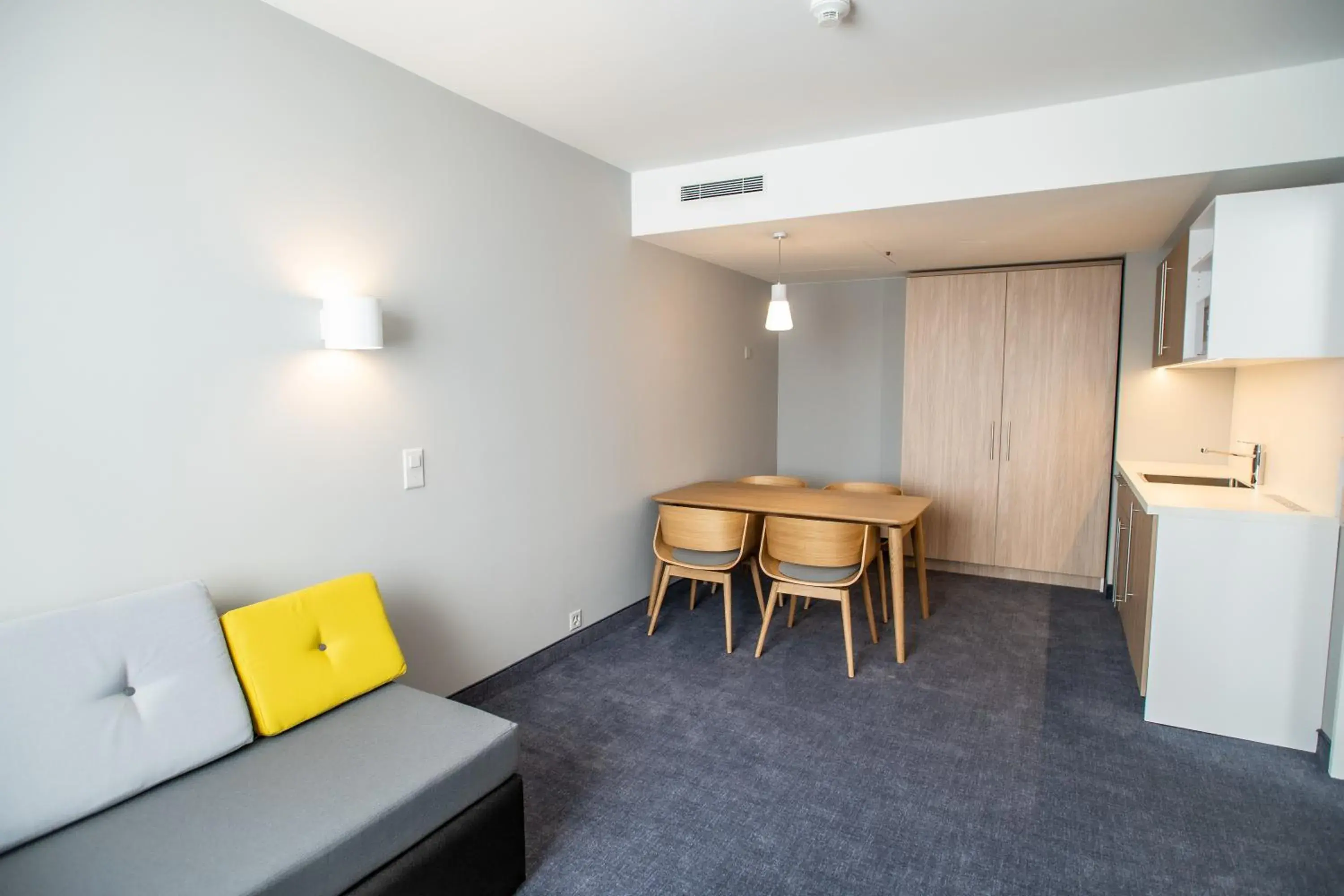 Photo of the whole room in Holiday Inn Express - Aarburg - Oftringen by IHG Photo of the whole room in Holiday Inn Express - Aarburg - Oftringen by IHG