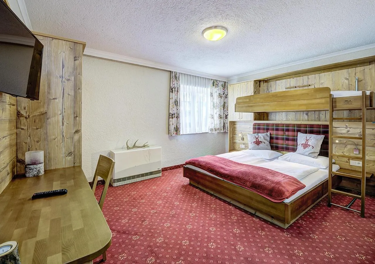 Photo of the whole room, Bed in Mountainlovers Berghotel SeidlAlm