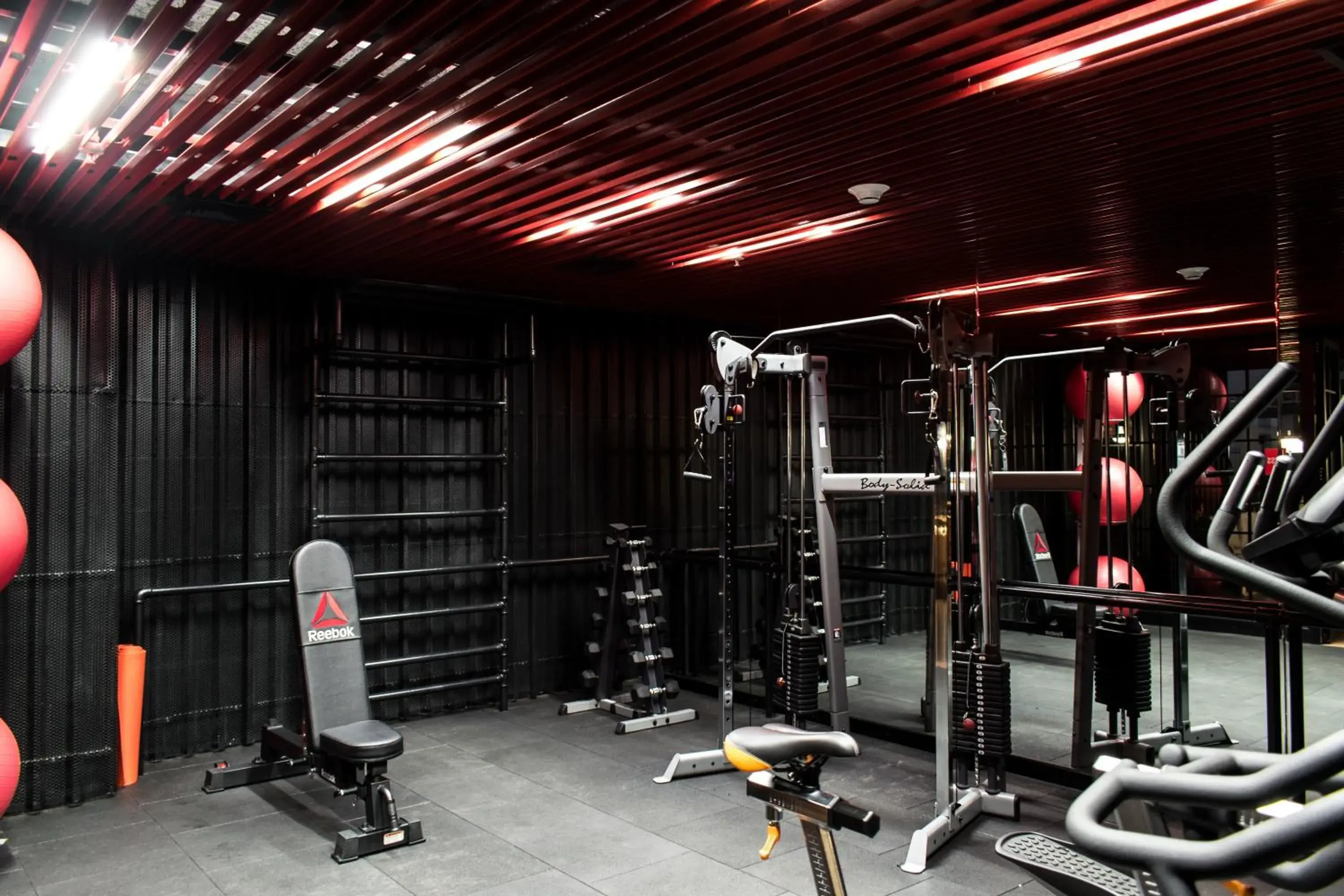 Fitness centre/facilities in Radisson RED Miraflores Fitness centre/facilities in Radisson RED Miraflores