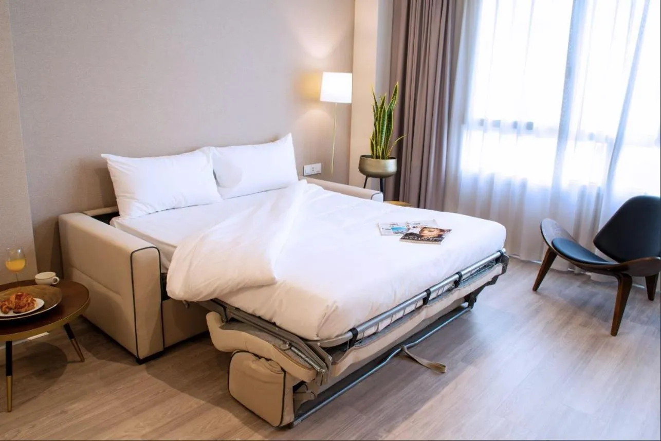 Living room, Bed in Voghe Premium Flats