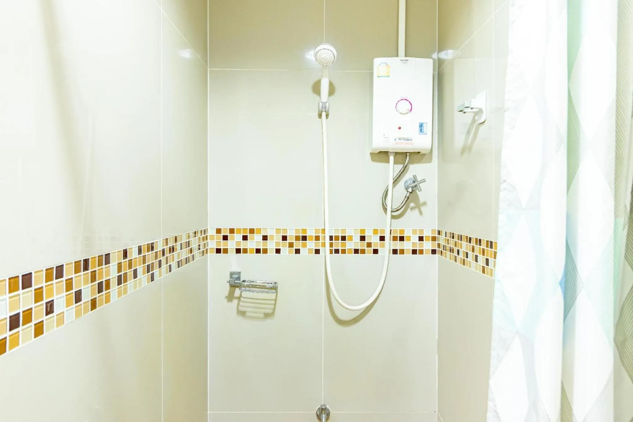 Shower in Ascella Sukhumvit 38 - Thonglor