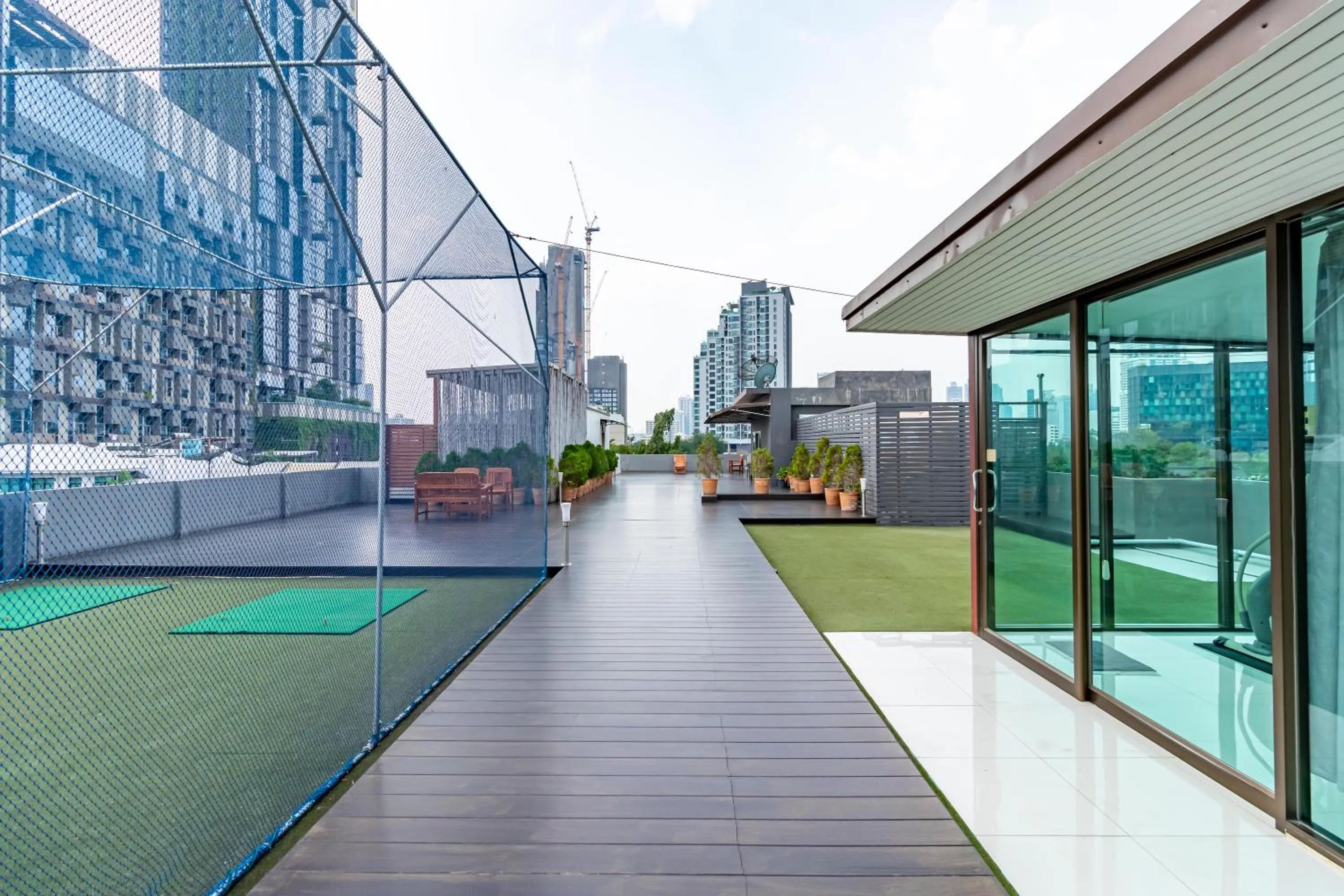 Golfcourse in Ascella Sukhumvit 38 - Thonglor