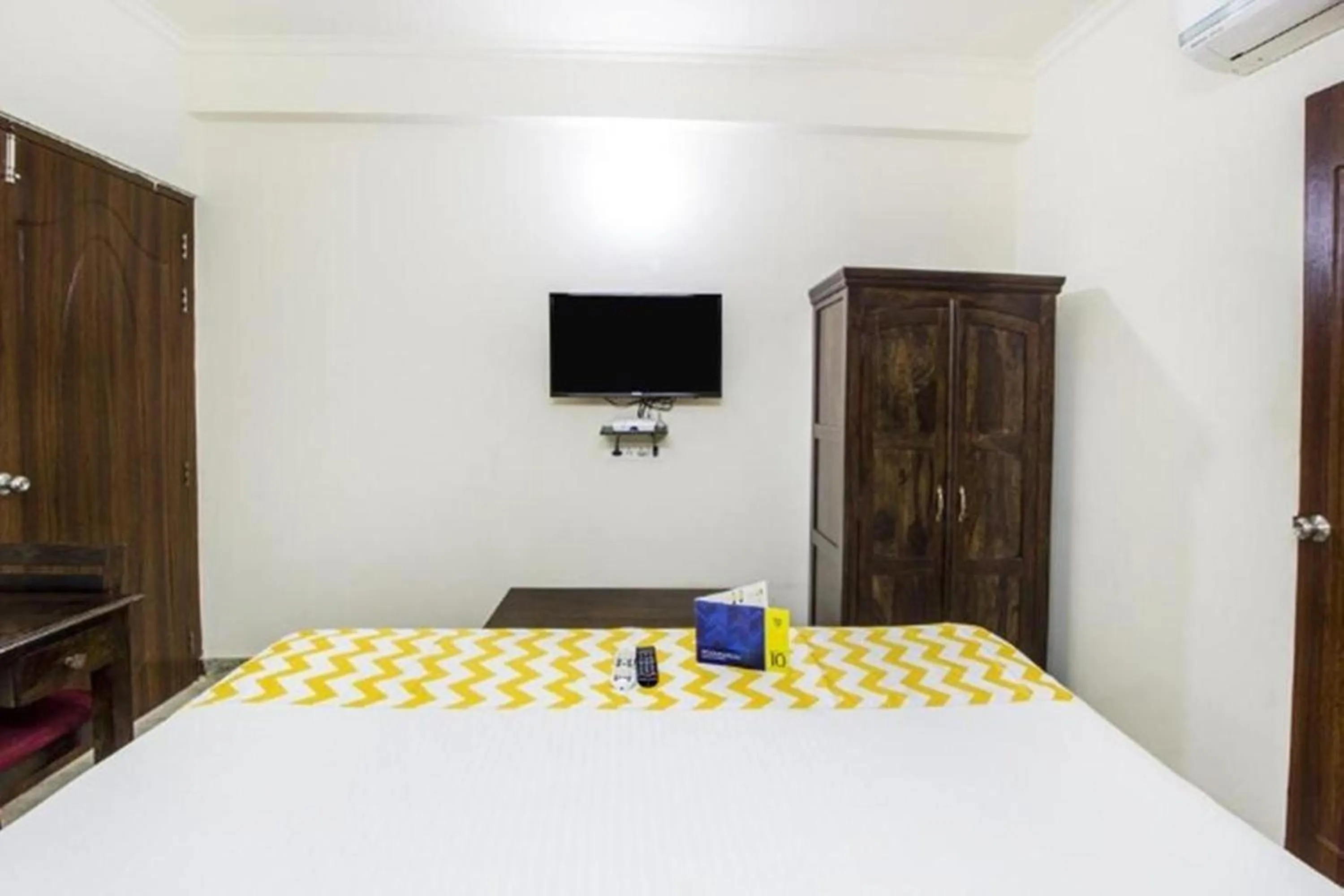 TV and multimedia in Hotel Dior Near Jal Mahal, Jaipur