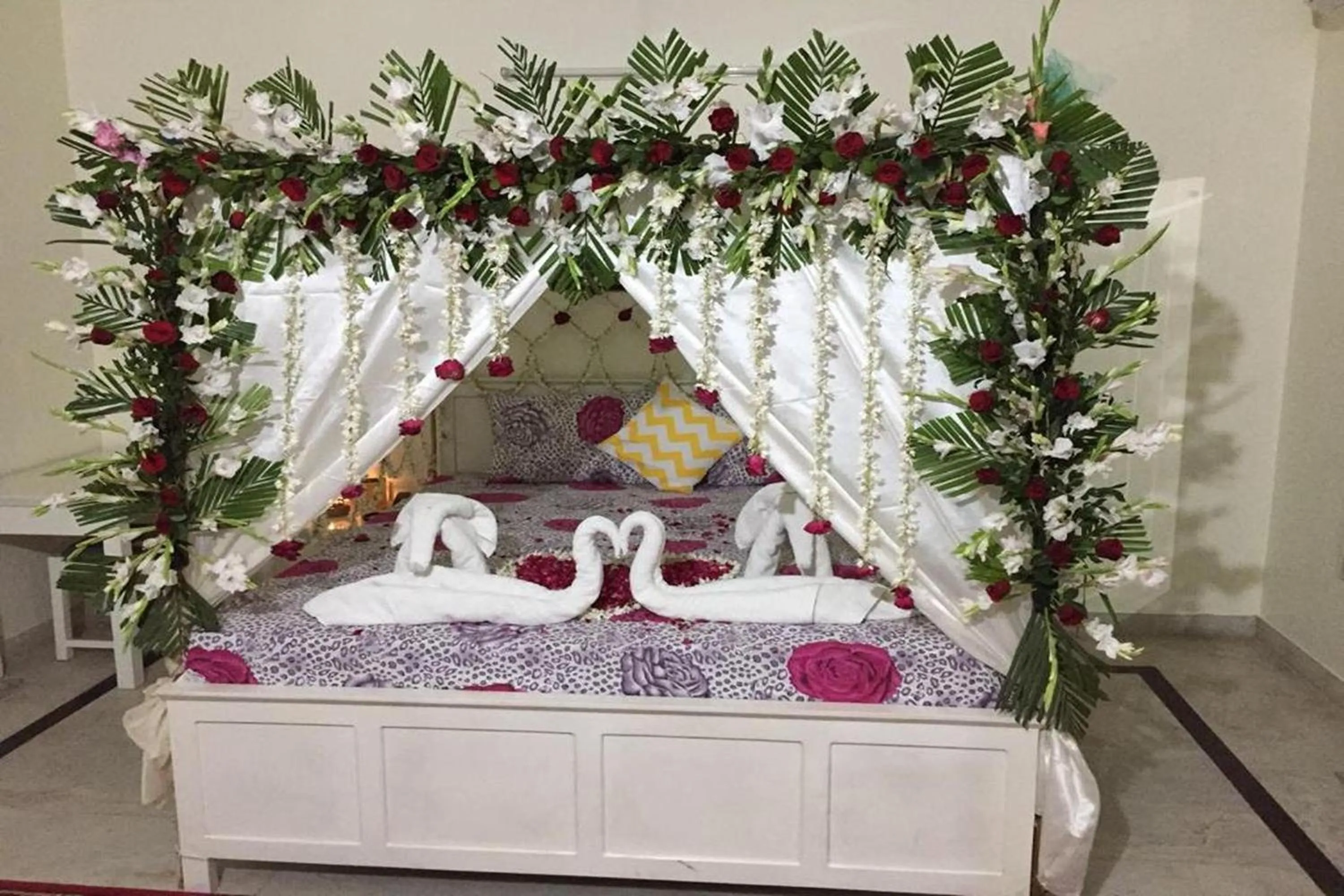 Bedroom in Hotel Dior Near Jal Mahal, Jaipur