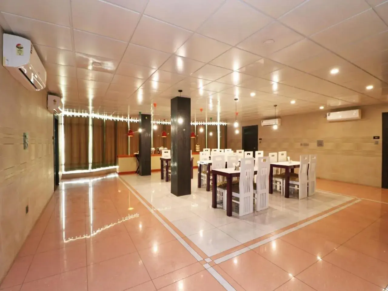 Restaurant/places to eat in Ace Prime Hotel Restaurant/places to eat in Ace Prime Hotel