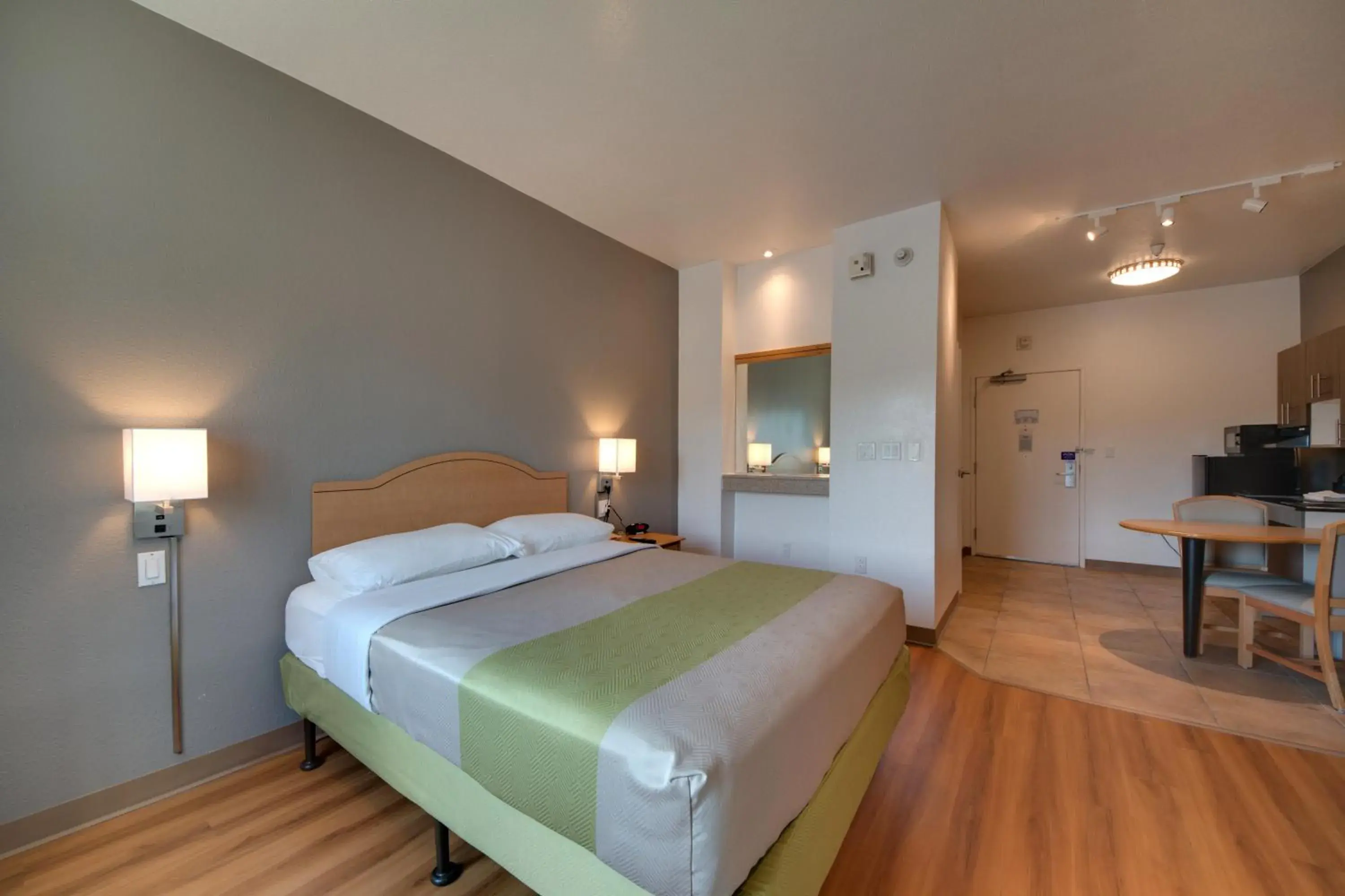 Bedroom, Bed in Studio 6-Brownsville, TX Bedroom, Bed in Studio 6-Brownsville, TX