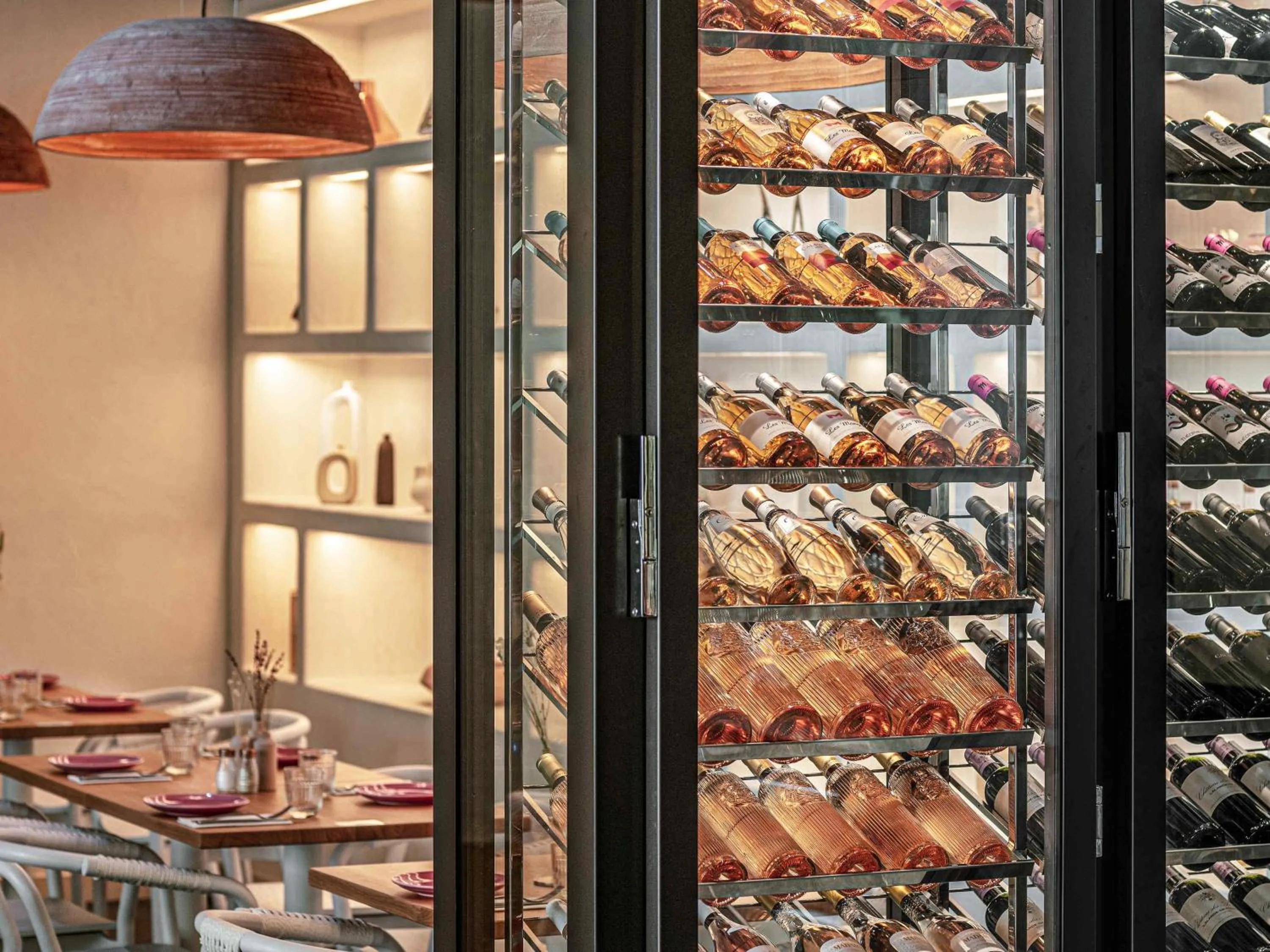 Restaurant/places to eat in Novotel Paris Porte Versailles