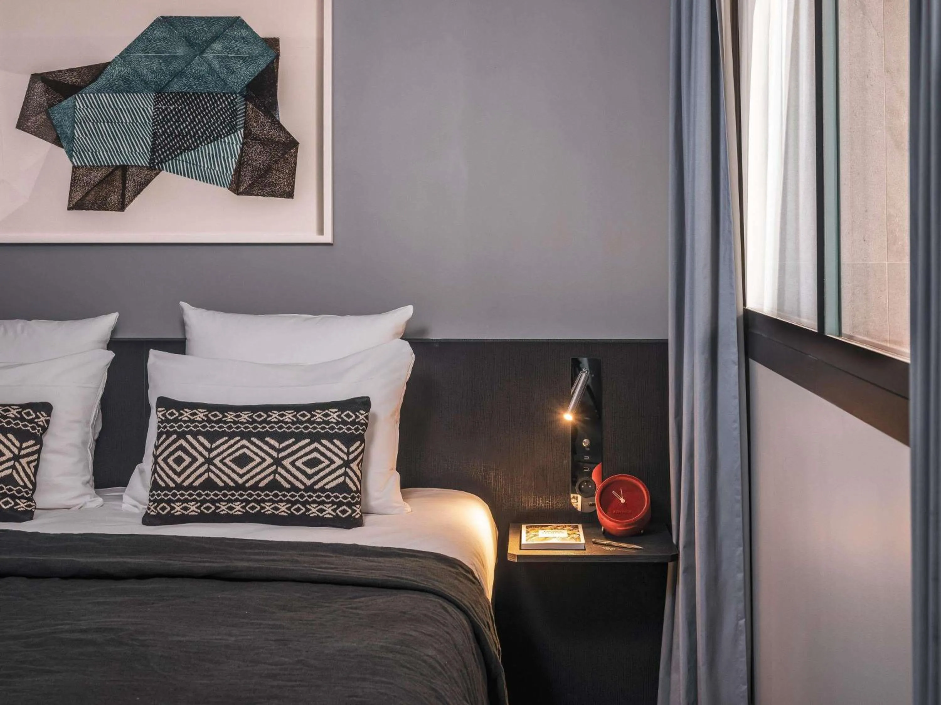 Bedroom, Bed in Novotel Paris Porte Versailles