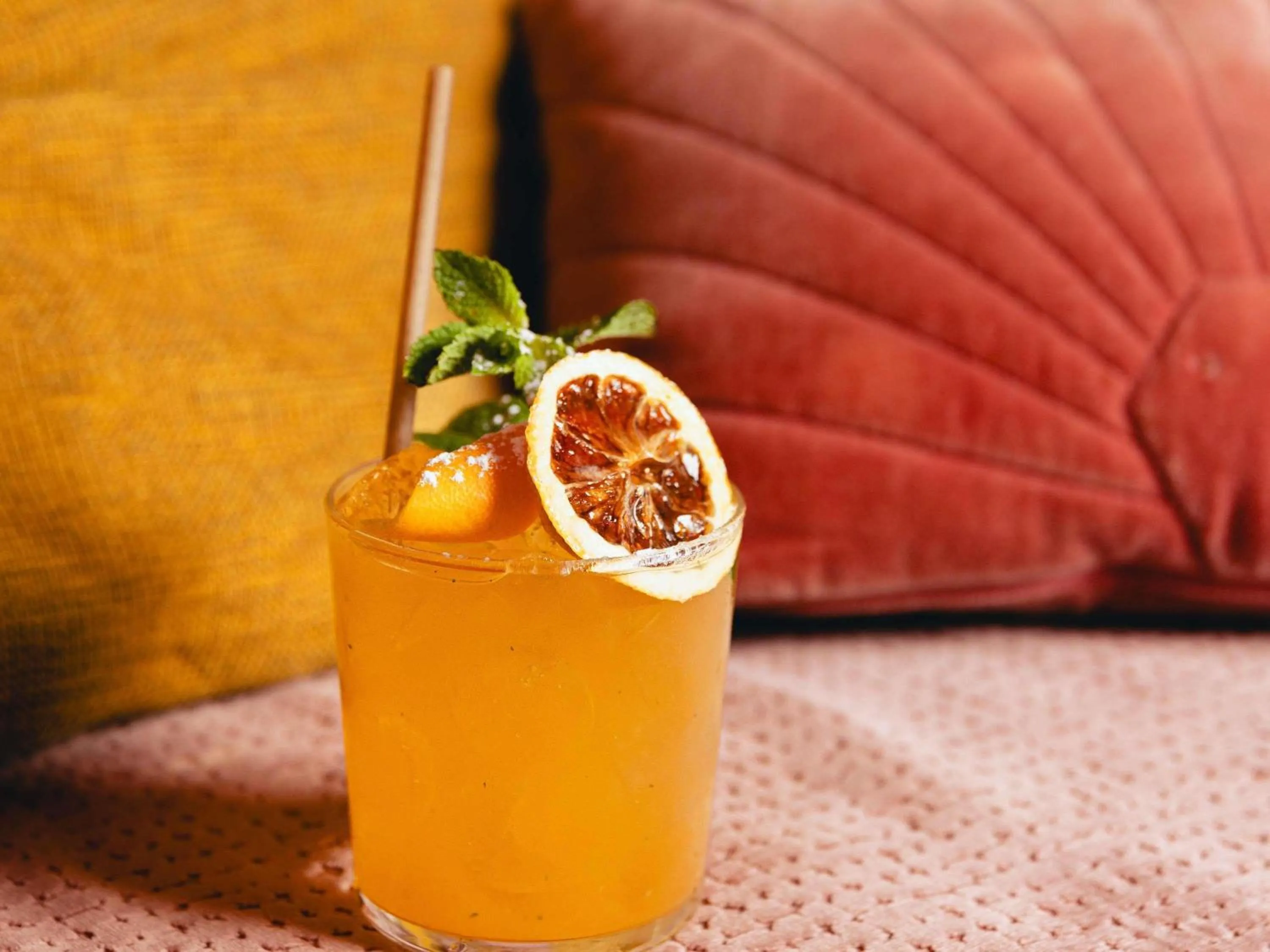 Lounge or bar in Novotel Paris Porte Versailles