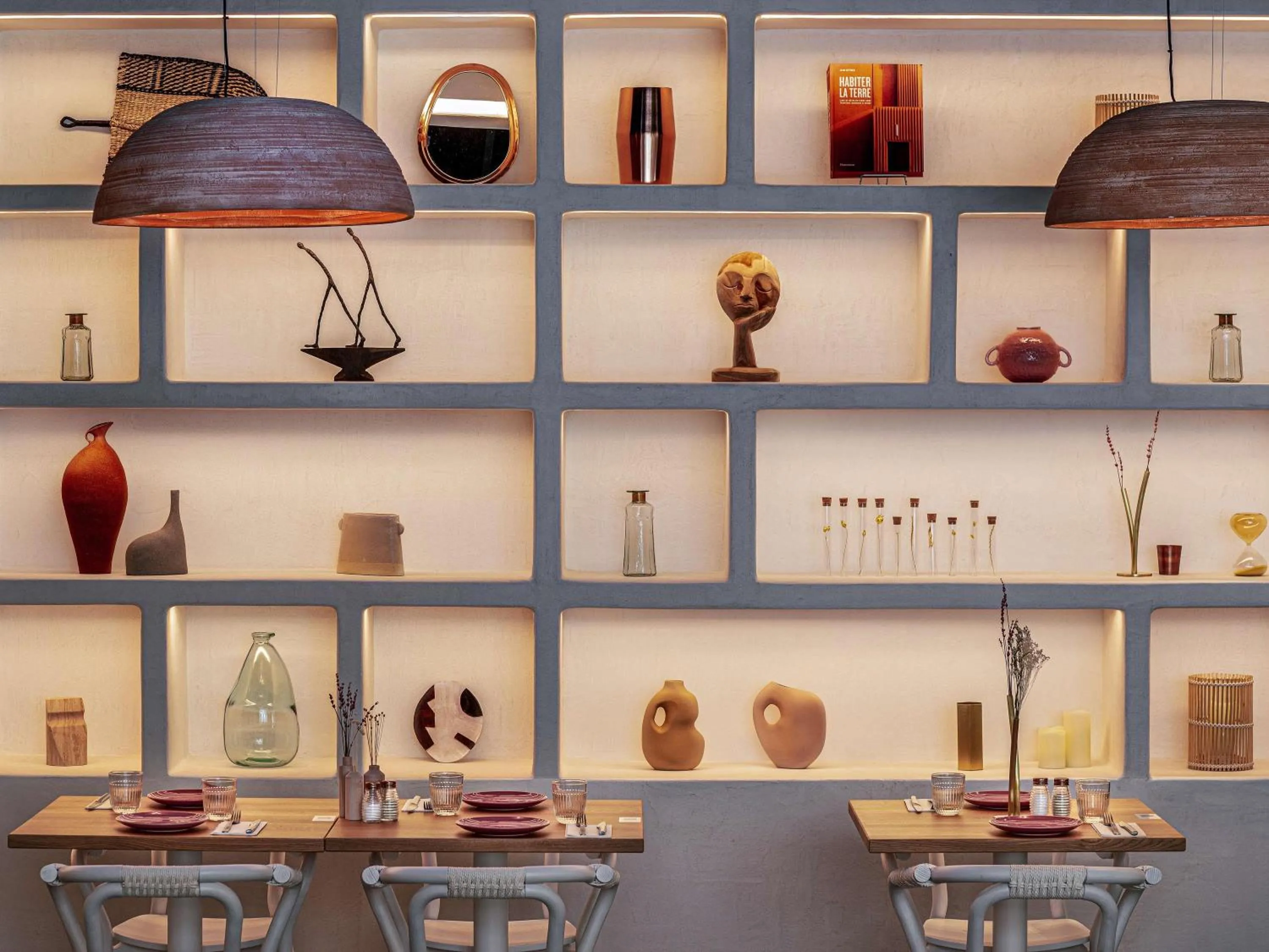 Restaurant/places to eat in Novotel Paris Porte Versailles