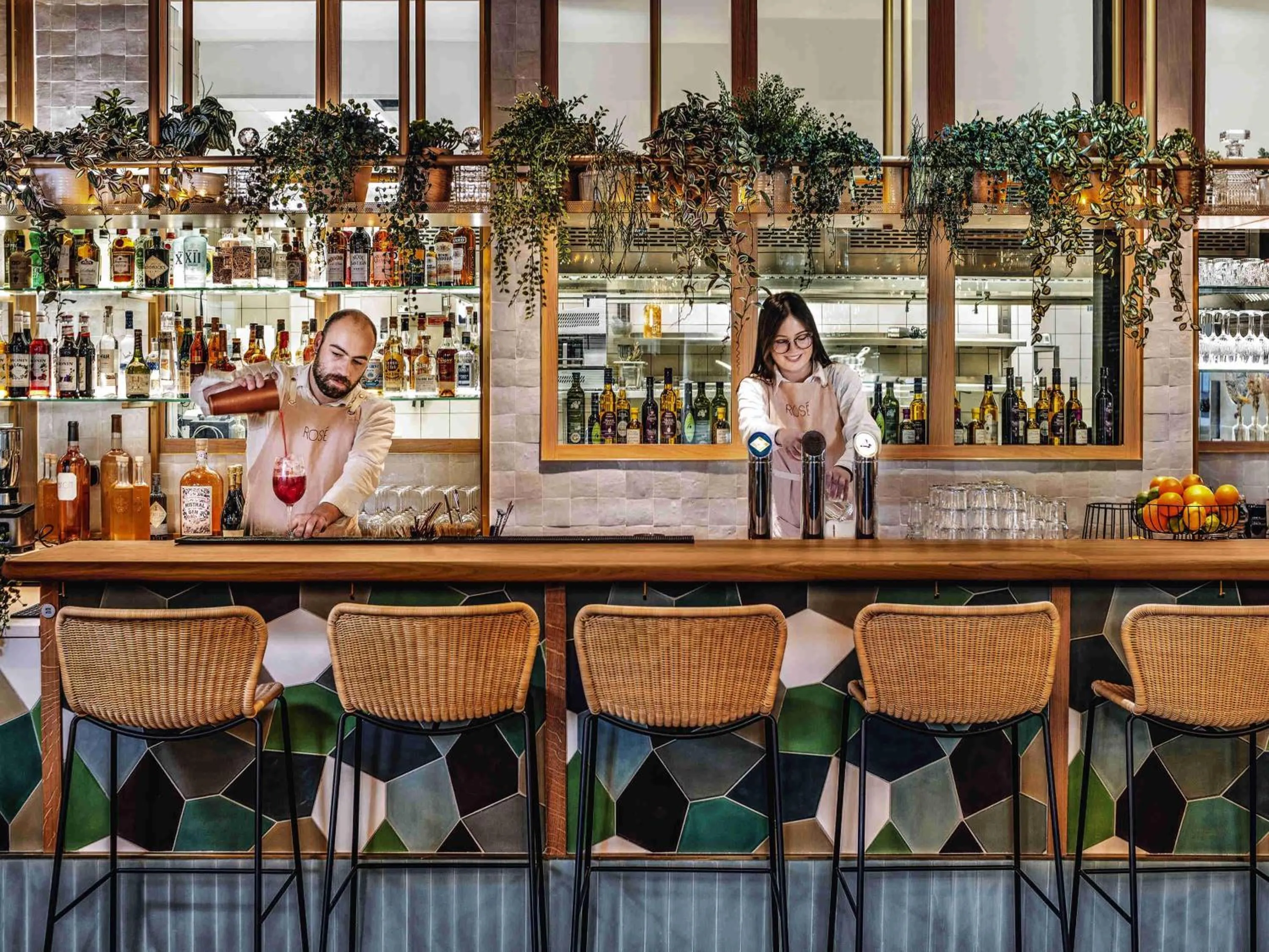 Lounge or bar in Novotel Paris Porte Versailles