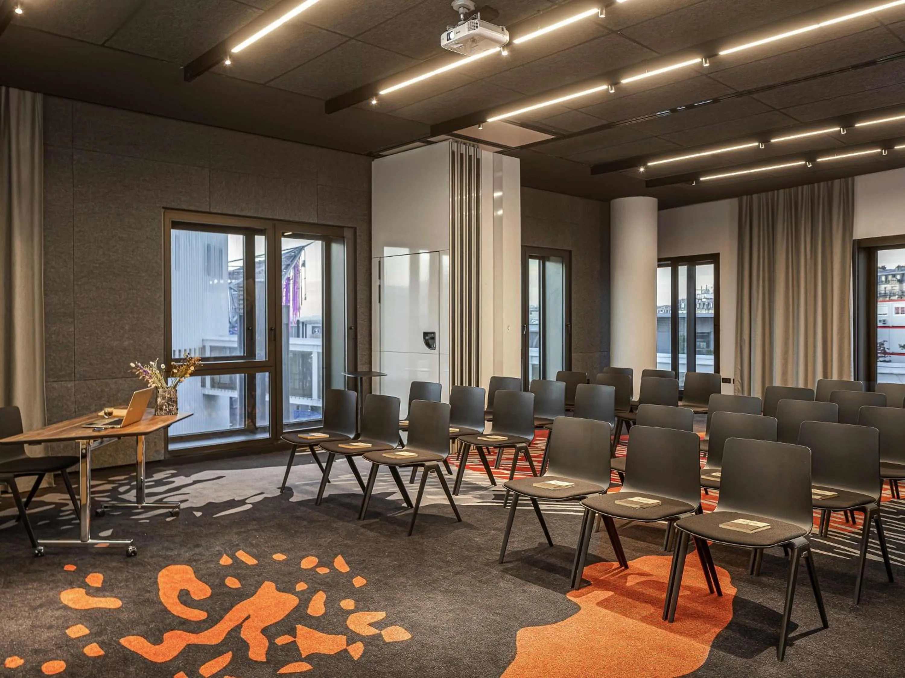 Meeting/conference room in Novotel Paris Porte Versailles