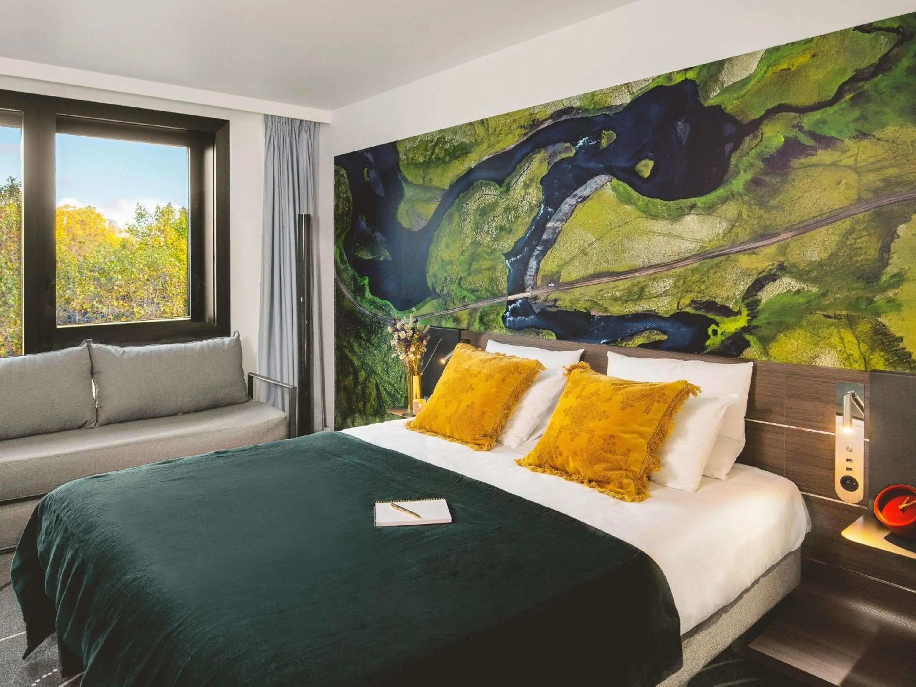 Bedroom, Bed in Novotel Paris Porte Versailles