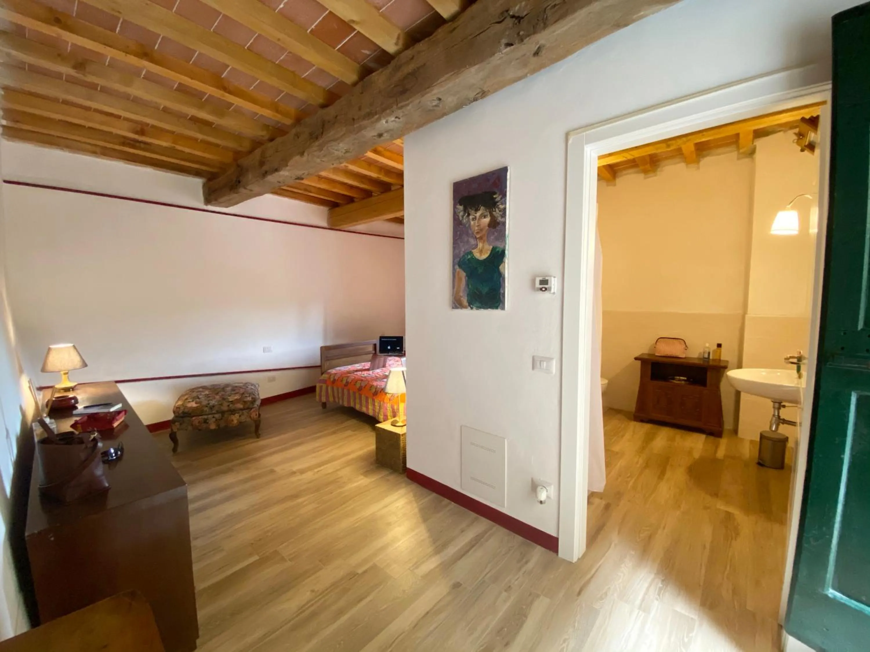 Photo of the whole room, Bed in Campora House