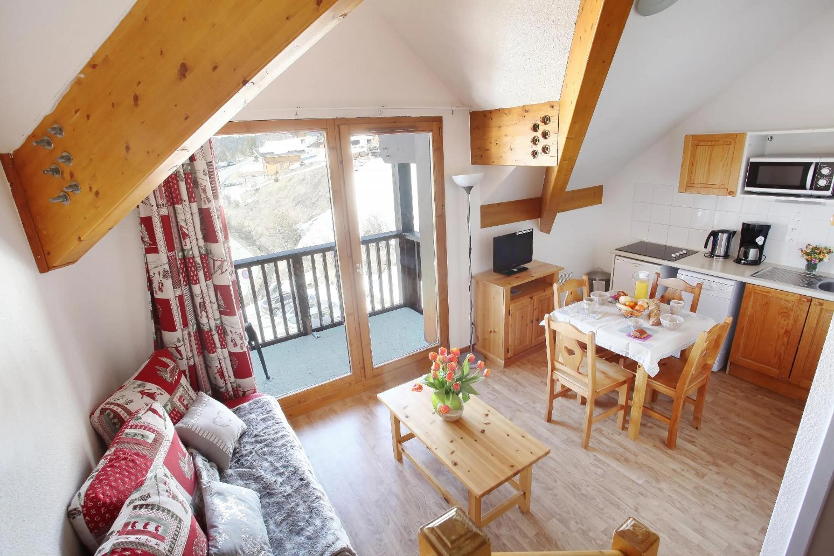 Kitchen or kitchenette in Résidence Odalys Les Balcons du Soleil