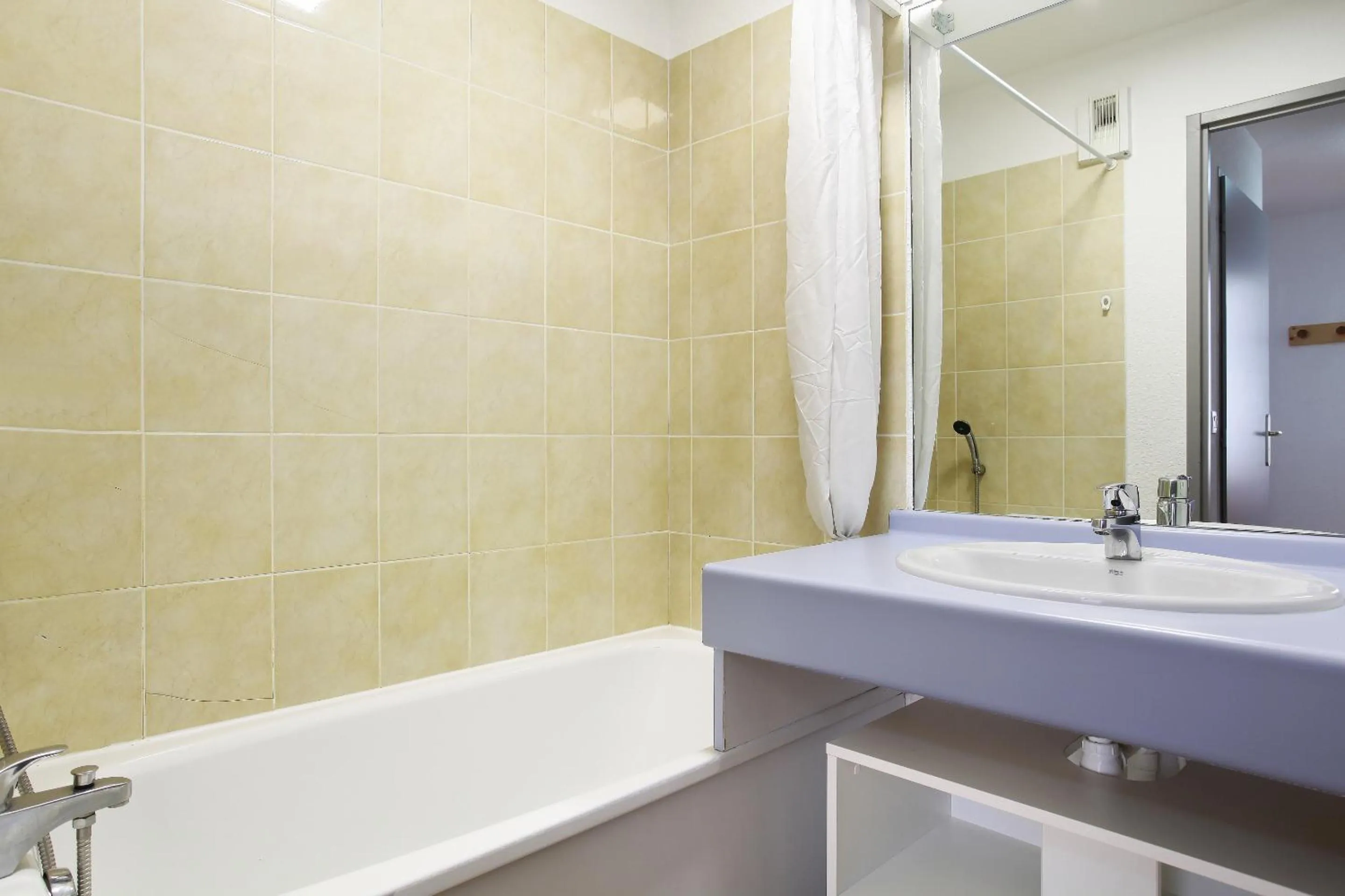 Bathroom in Résidence Odalys Les Balcons du Soleil