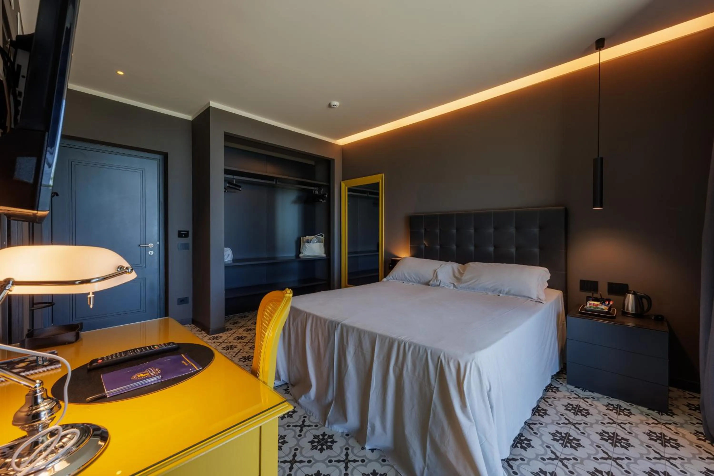 Bed in Deville & Spa