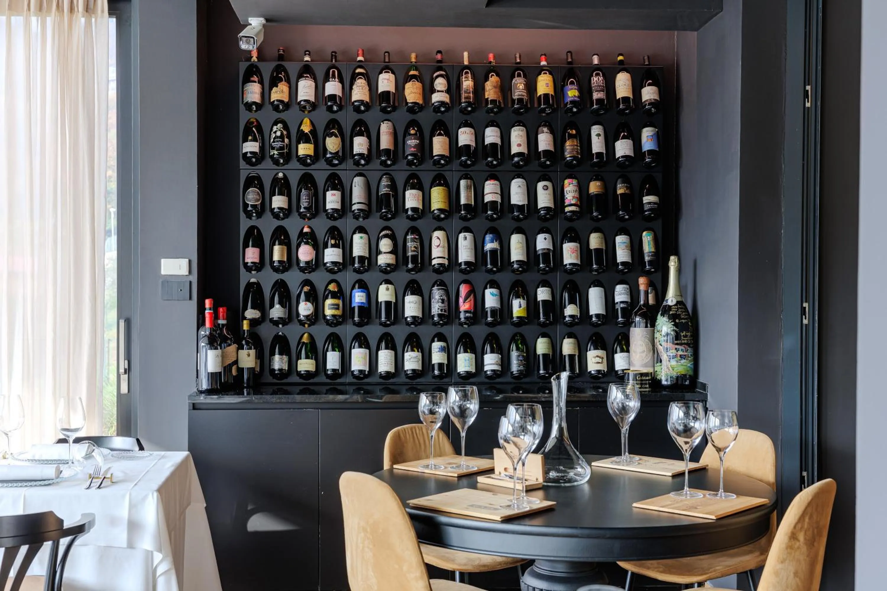 Restaurant/places to eat in Deville & Spa