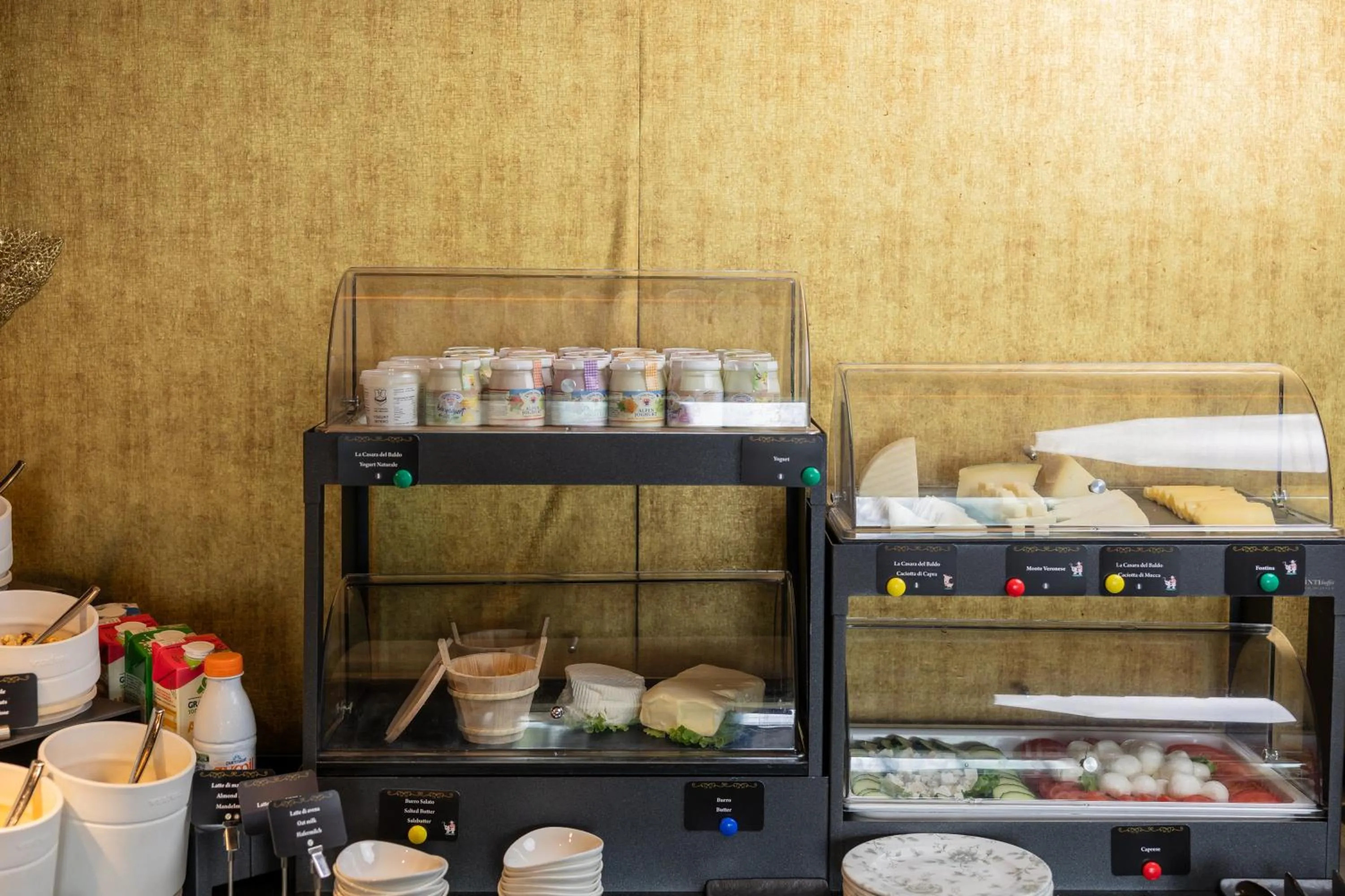 Buffet breakfast in Deville & Spa