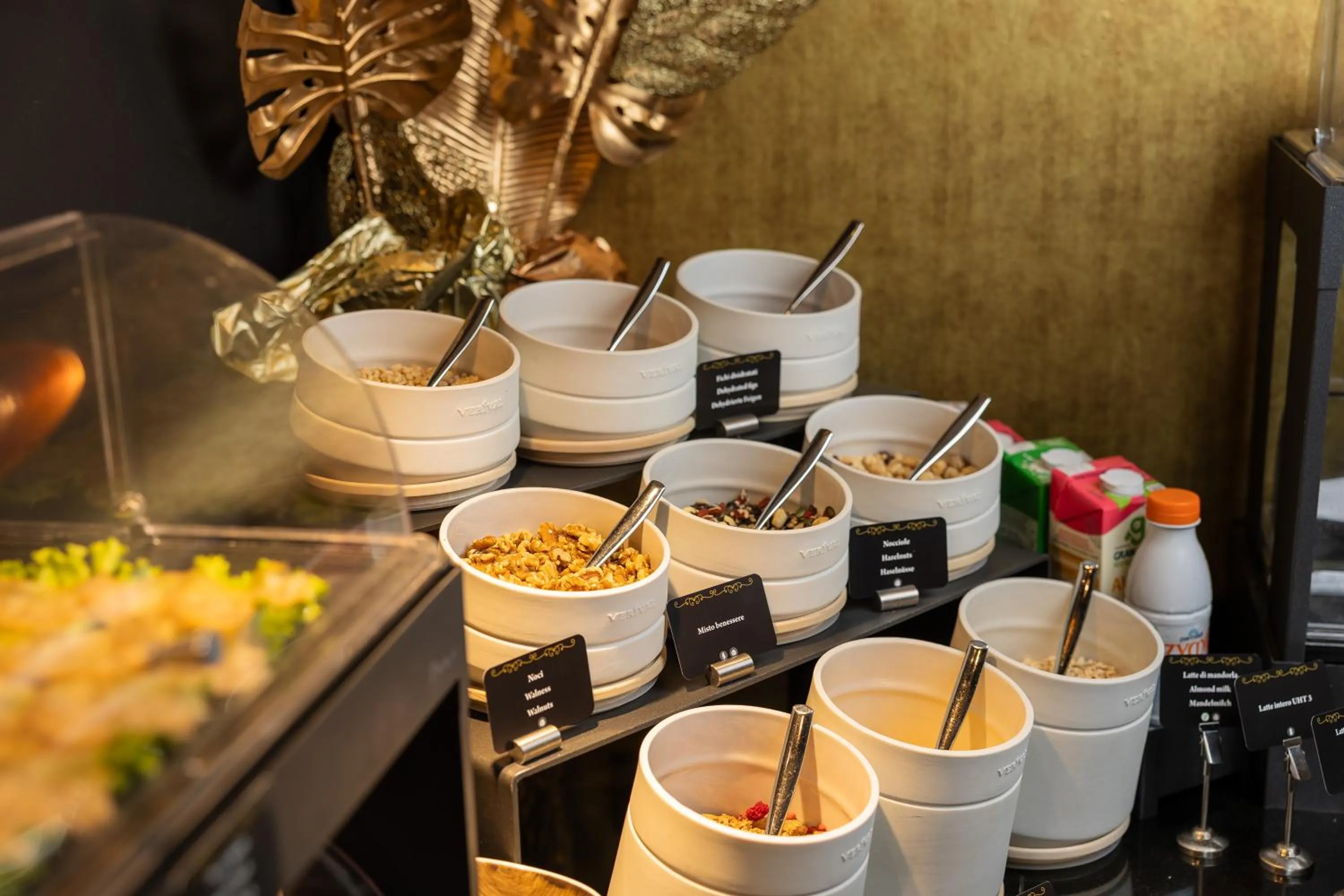 Buffet breakfast in Deville & Spa